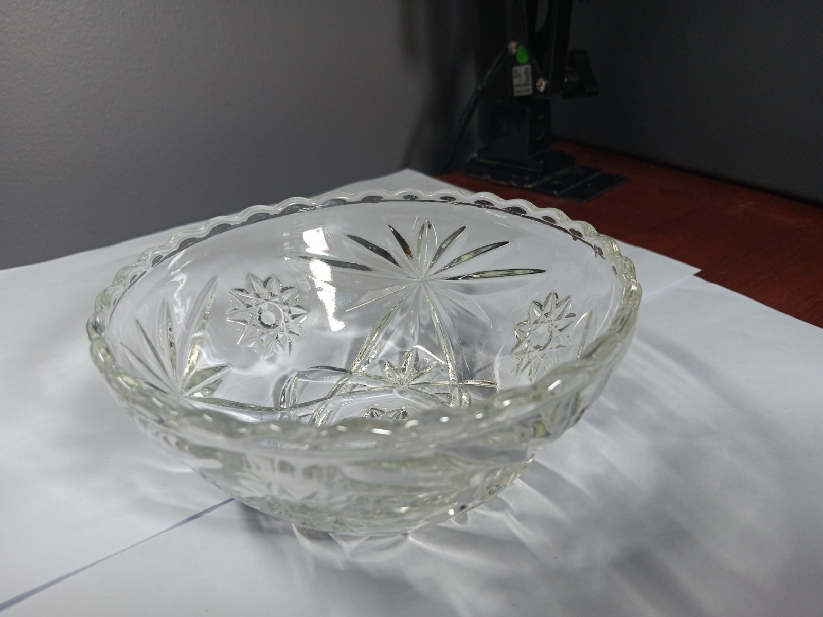 ANCHOR HOCKING EAPC Prescut Clear Scalloped Bowl Star Of David 5-1/4" dia.
