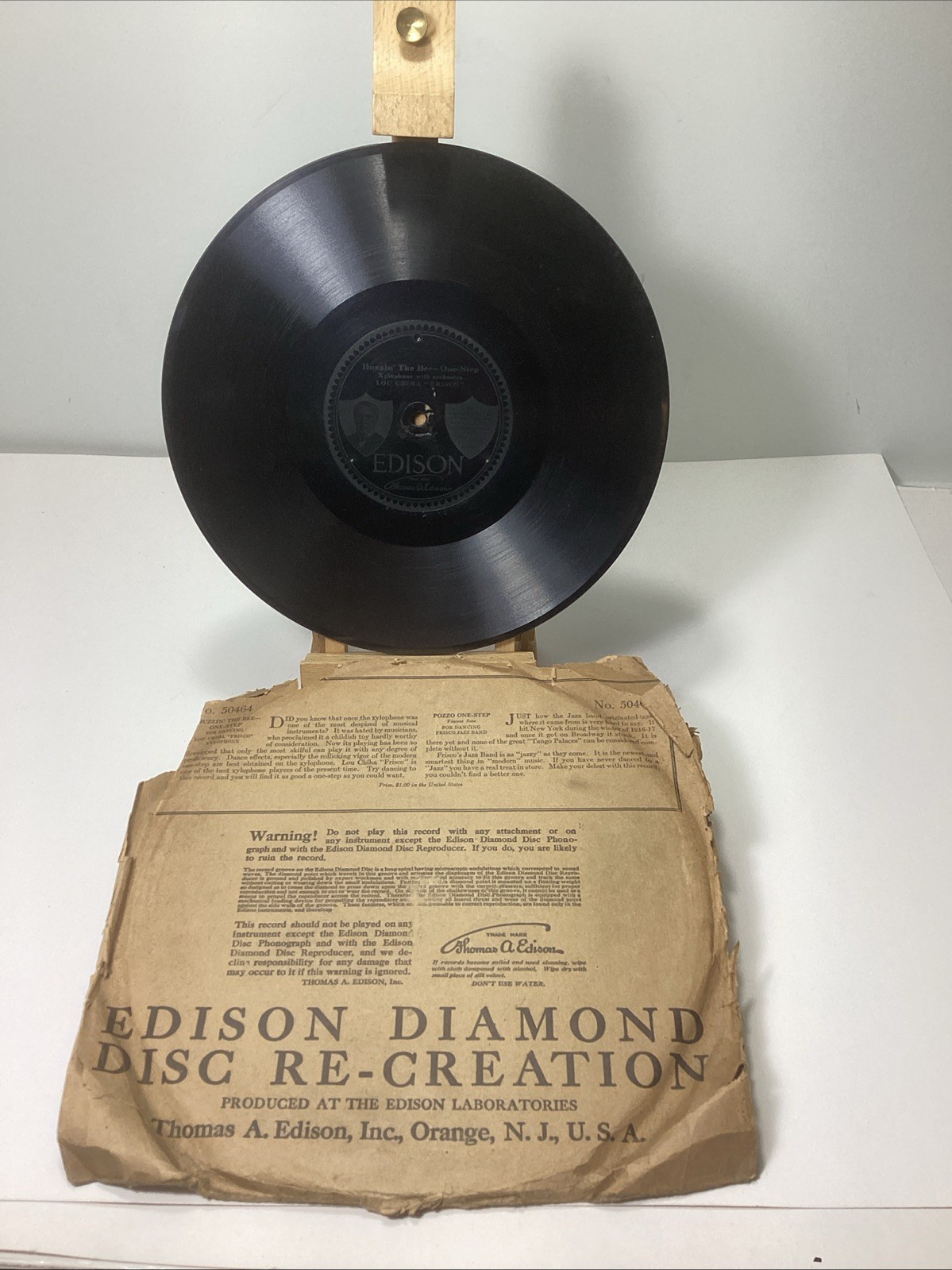 Edison Diamond Disc Record #50464 "Buzzin The Bee" & “Pozzo” One Step
