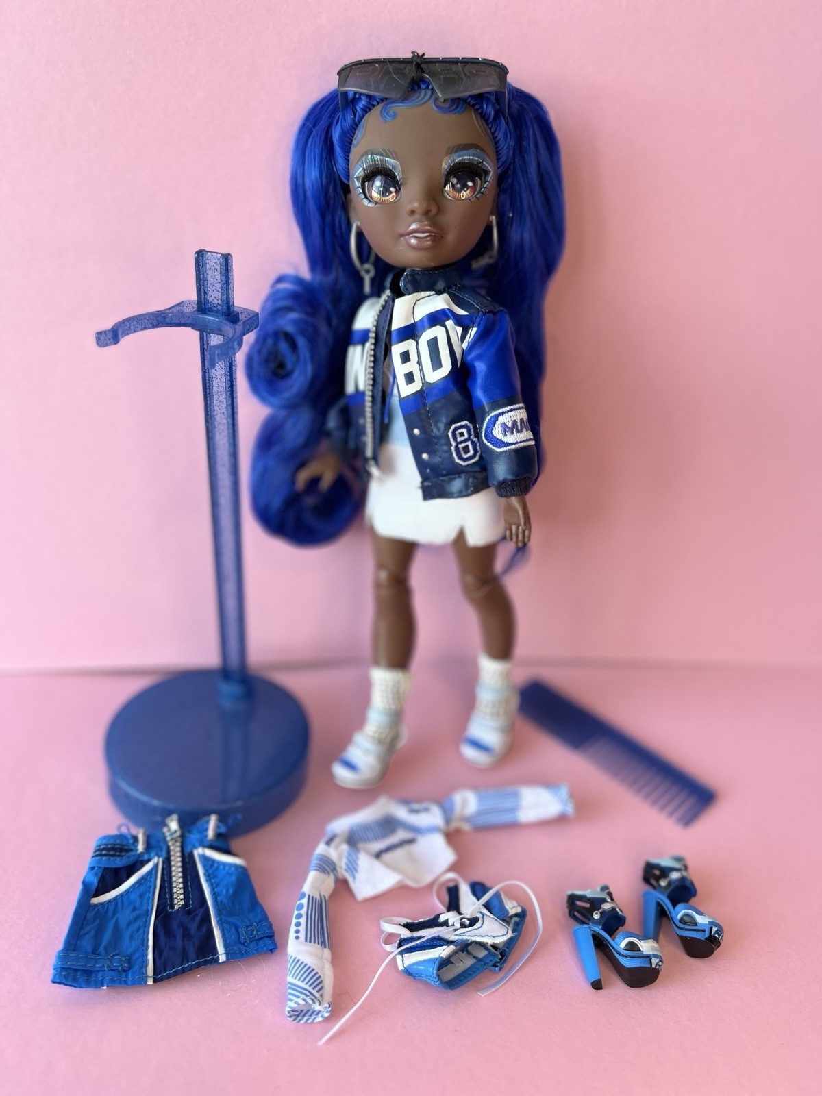 Coco Vanderbalt Rainbow High Doll +Extra Outfit Accessories, Excellent Condition