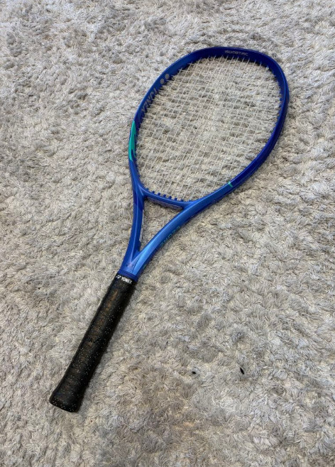 Yonex Ezone 100 Grip 4 1/4 2025 Model Tennis Racket Racquet Excellent Condition