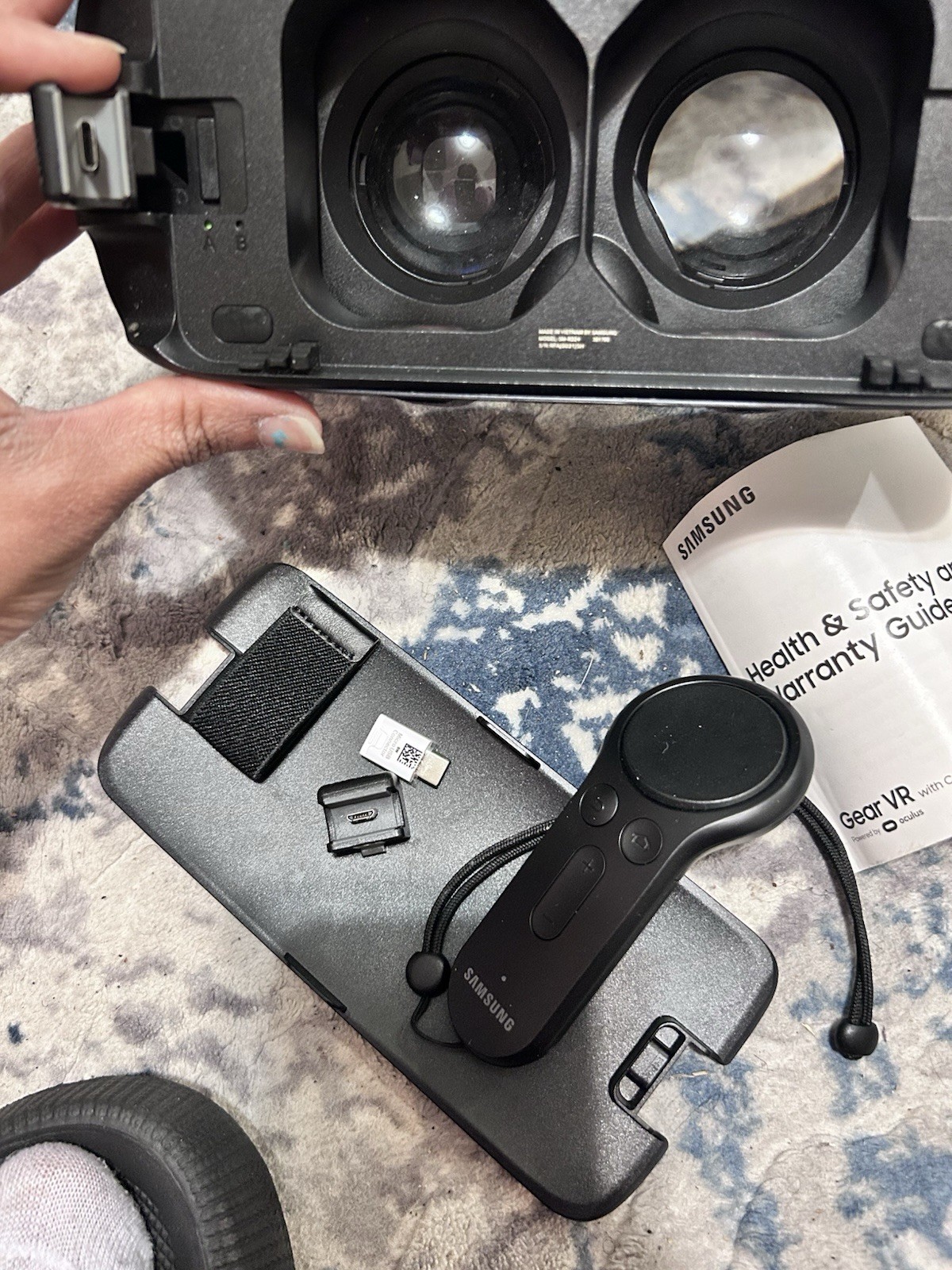 Samsung SMR324 Gear VR with Controller - Black