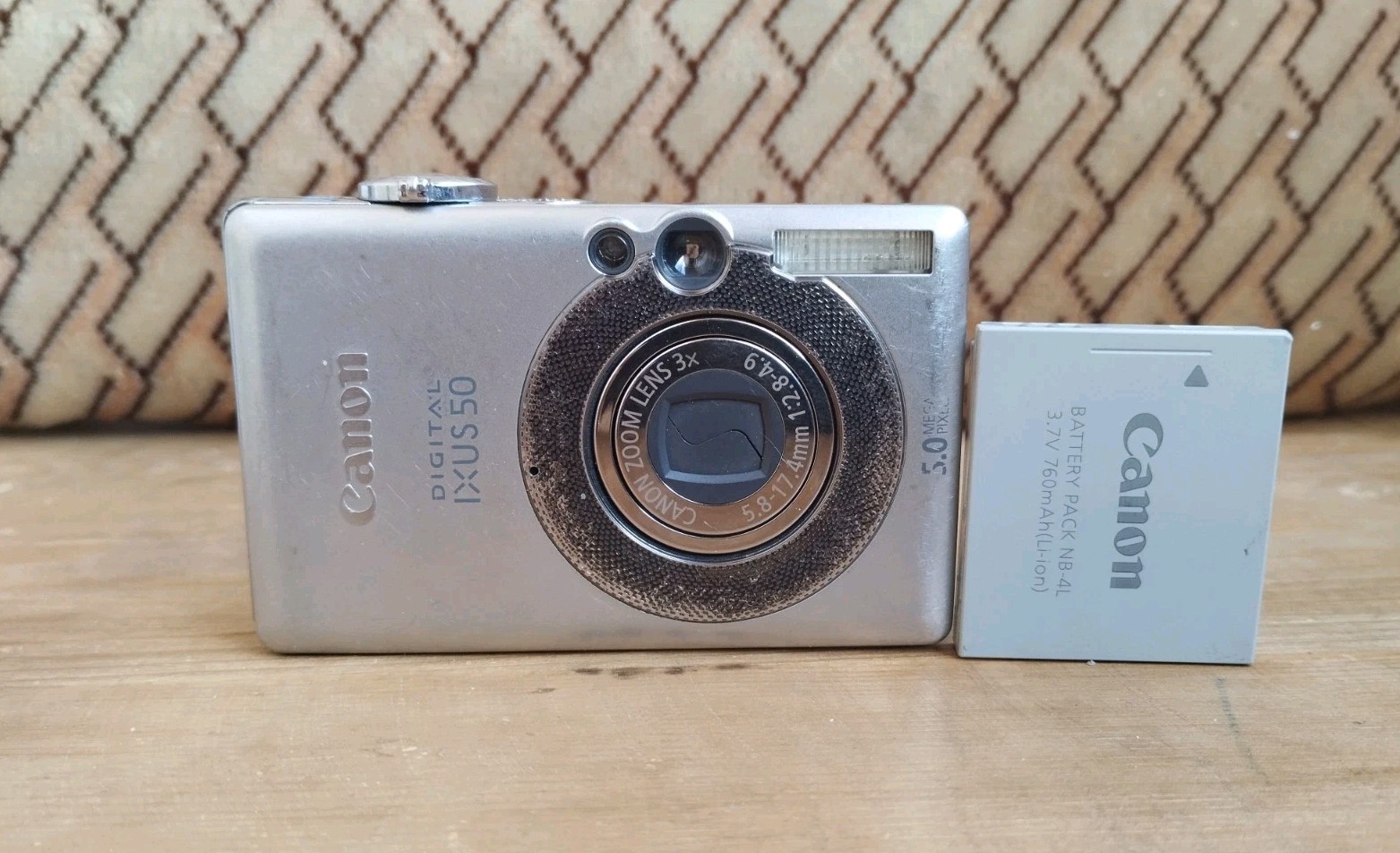 Canon Digital IXUS 50 / PowerShot SD400 Digital ELPH 5.0MP Digital Camera 