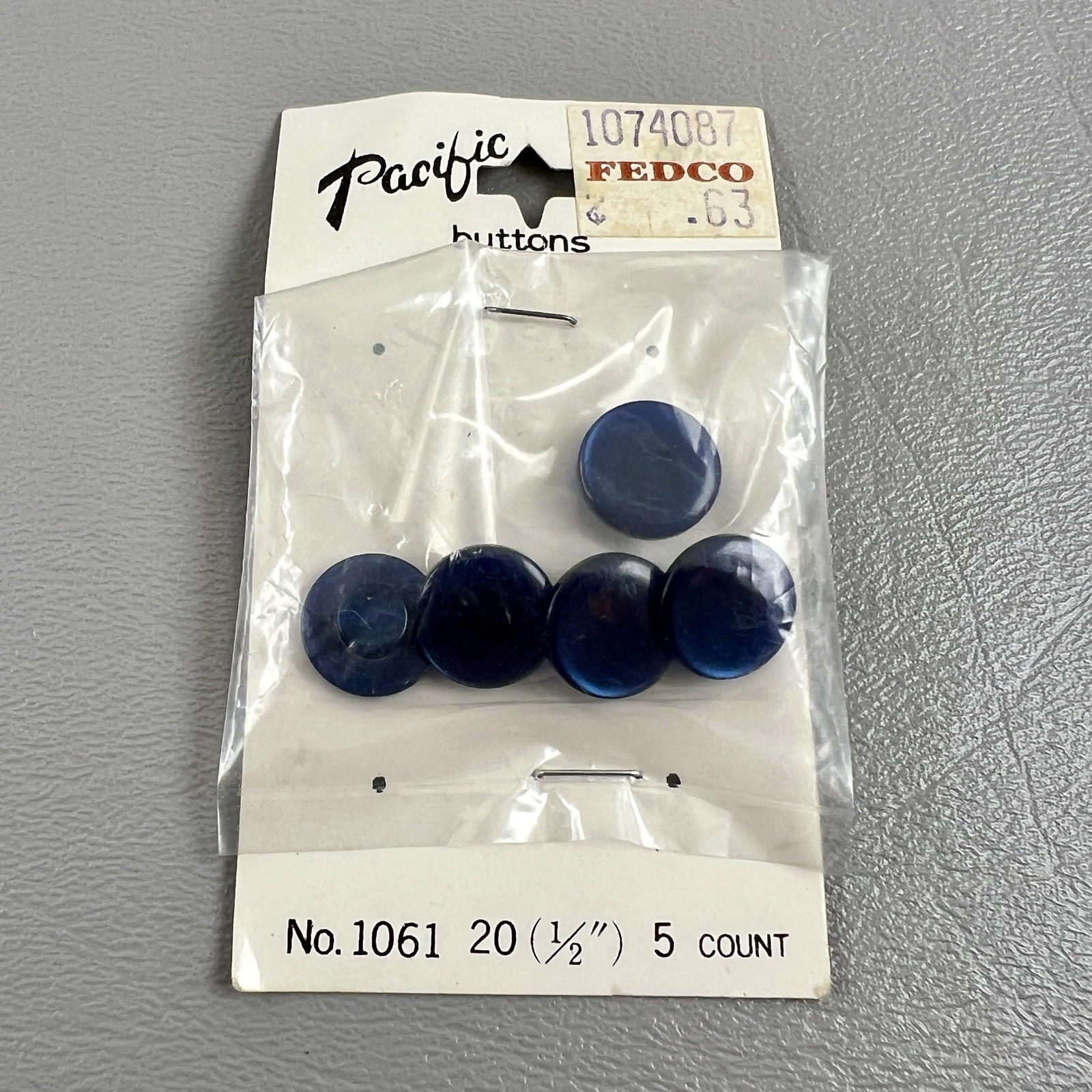 Pacific Buttons No 1061 Blue Size 20 1/2” Buttons 5 Count Japan On Card Shank