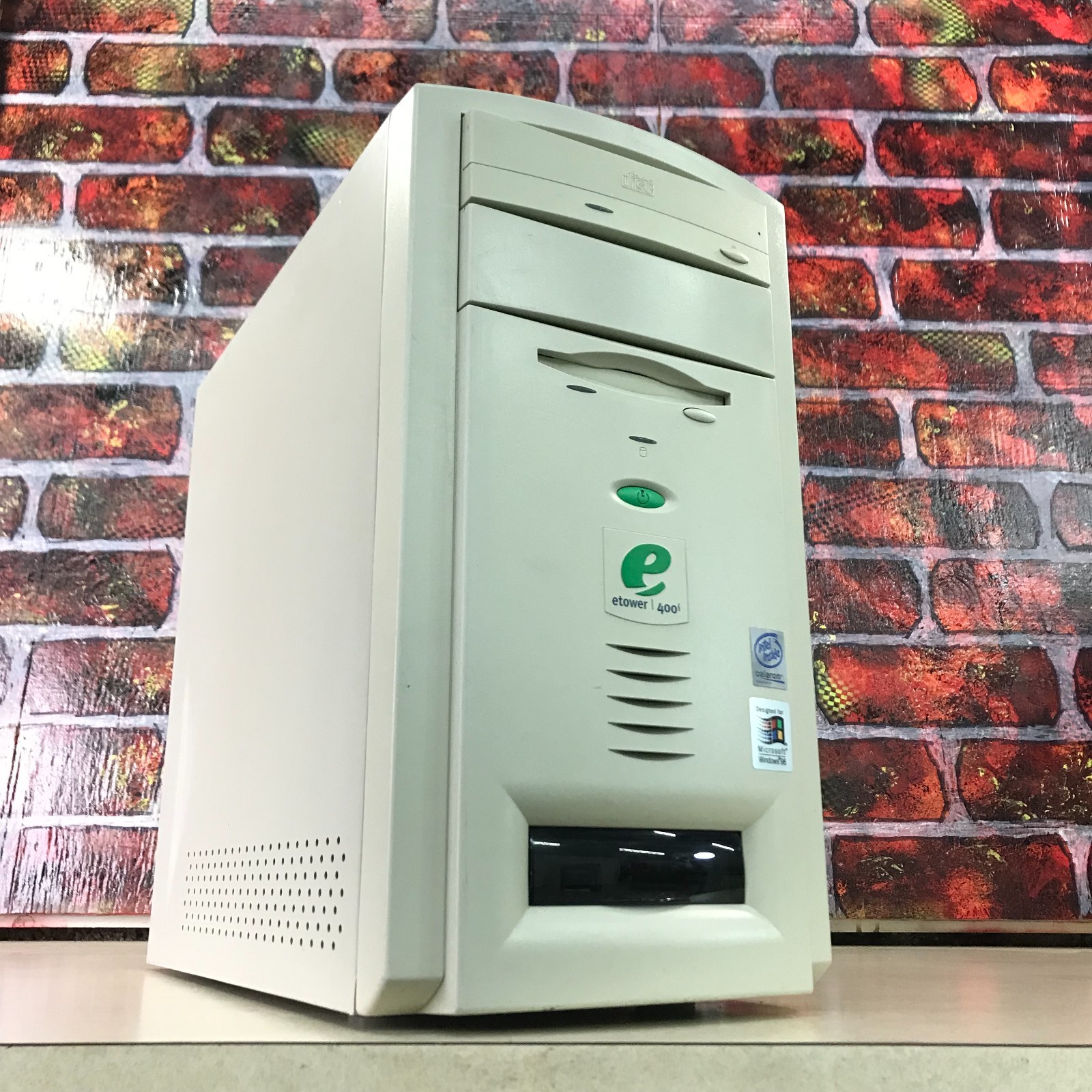 eMachines eTower 400i PC Celeron 400MHz 64MB RAM No HDD (Retro Gaming)