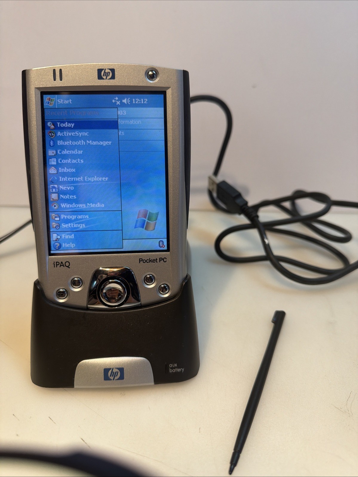 Hp Ipaq Pocket Pc H2200 With Charger And Pen
