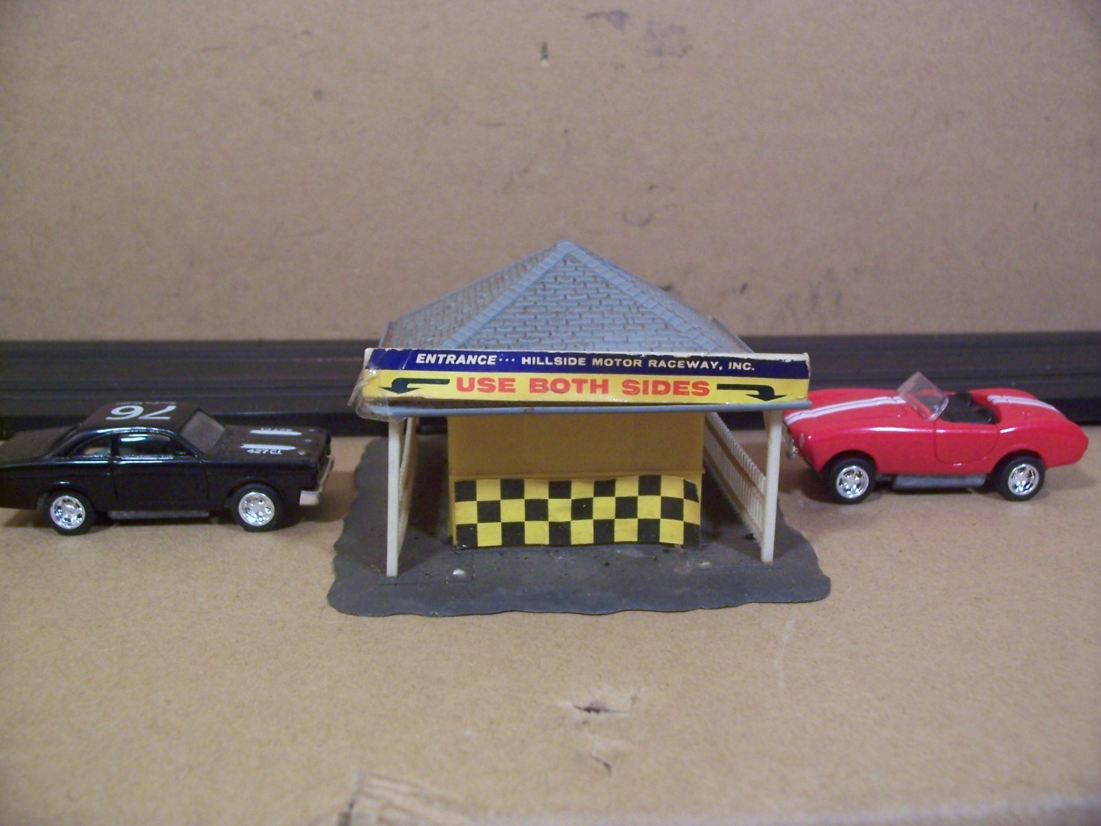 AURORA MODEL MOTORING BUILDING SCENERY ACCESSORIES ,  TICKET BOOTH  ,