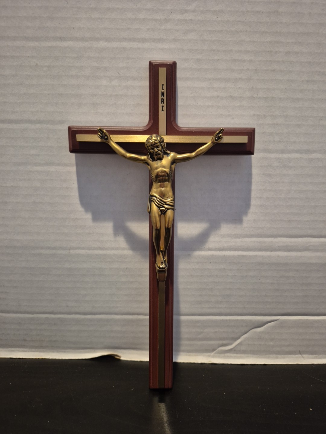 Magnetic Crucifix Wood Brass Cross And Christ INRI /10" EUC 