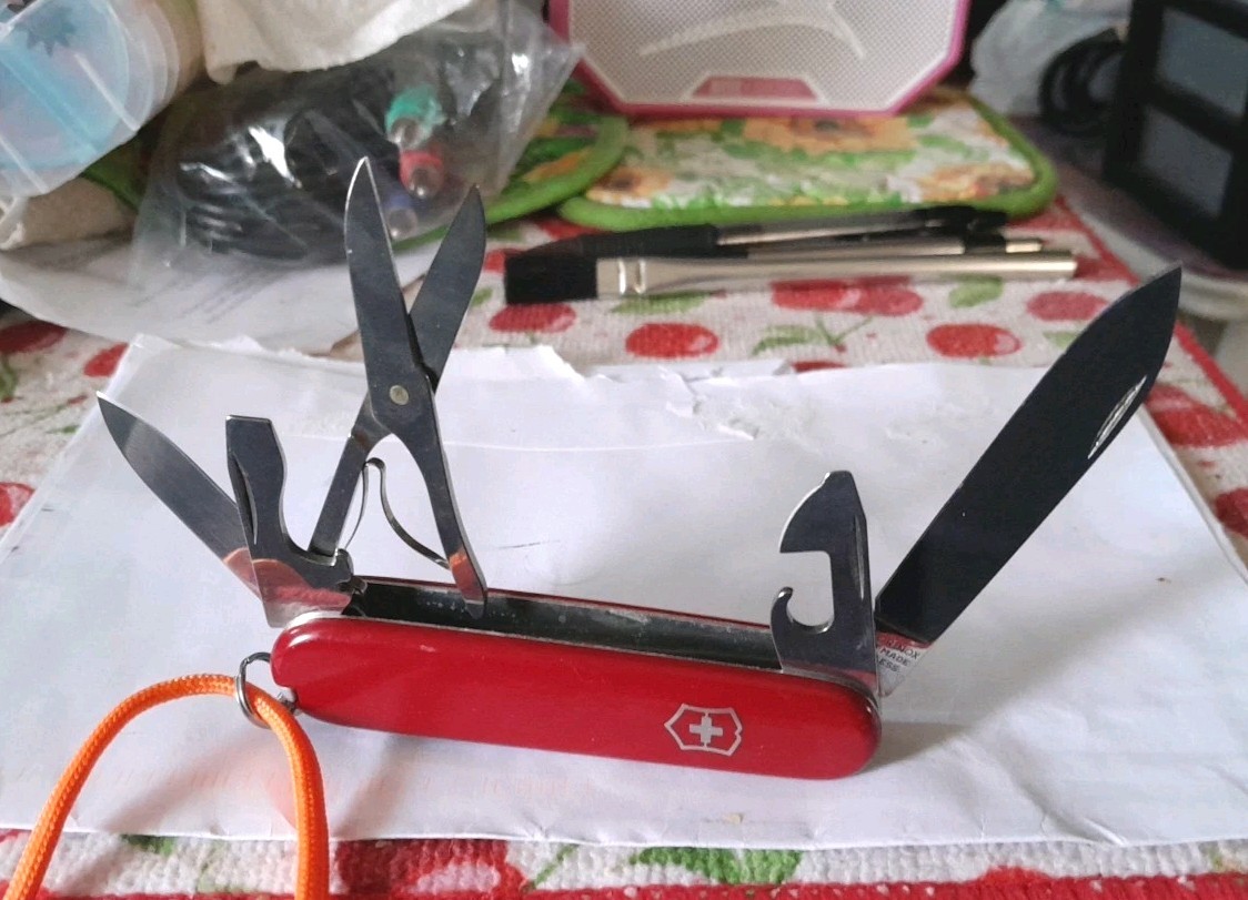 Victorinox Swiss Army Climber Knife - Red