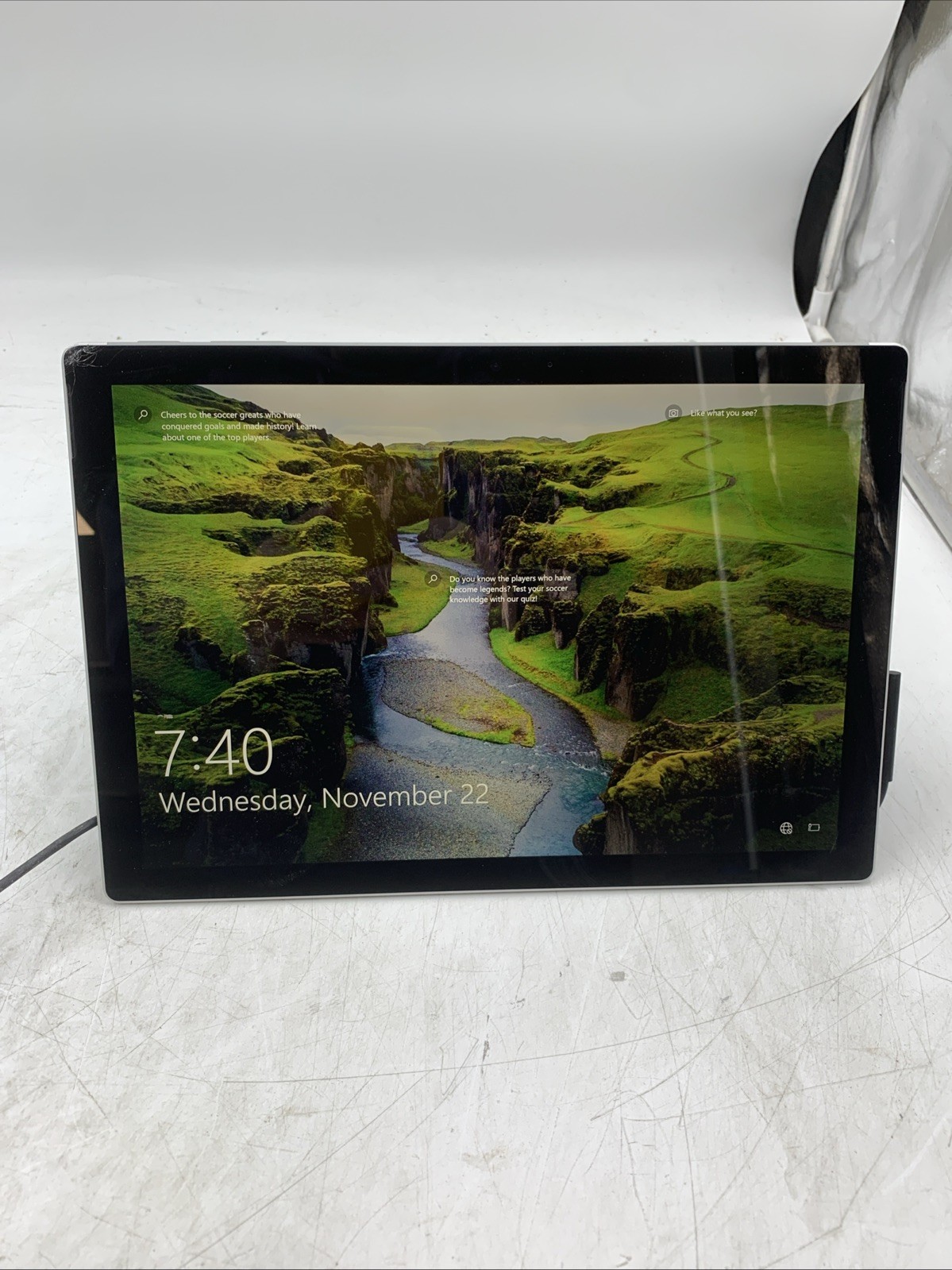 Microsoft Surface Pro 5 1796 i5-7300U 8GB RAM 256GB SSD WIN 10 PRO **DAMAGED**