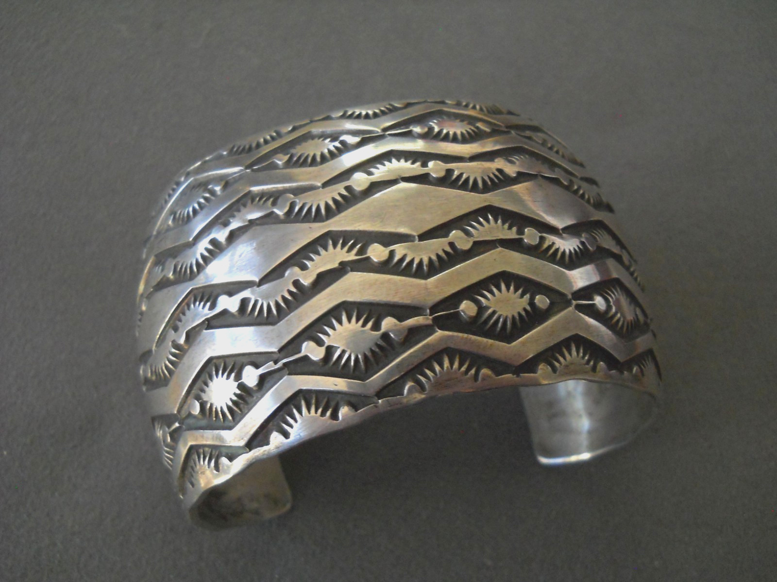 HEAVY Southwestern Native American Navajo Sterling Silver Cuff Bracelet 98g!