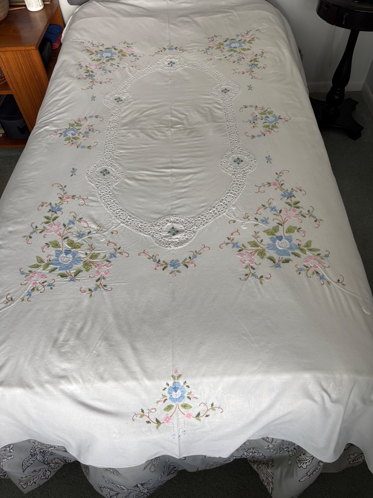 Cross Stitch Embroidery Crochet Lace Applique Floral Cotton Tablecloth 68"x86"