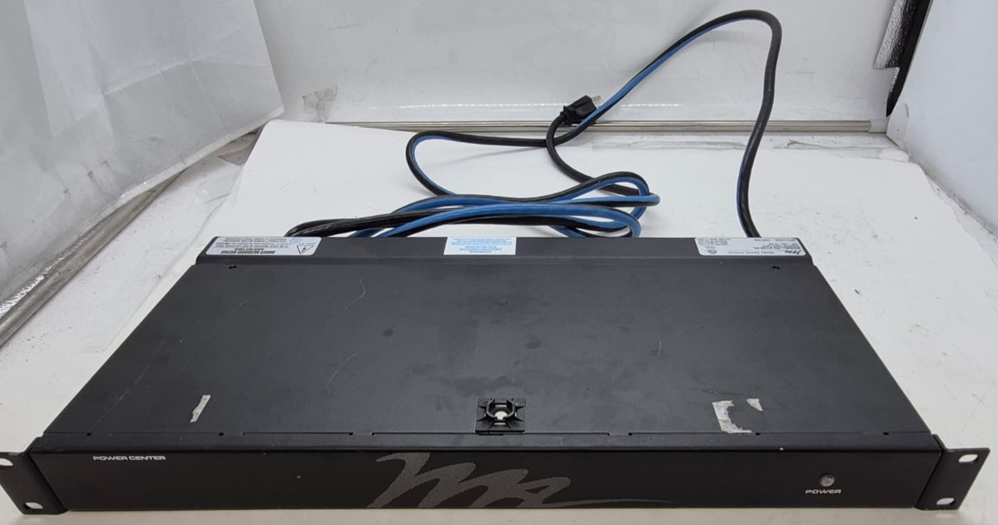 Middle Atlantic PD-815R-PL 8 Outlet 120V, 60Hz, 15A Rackmount Power Center