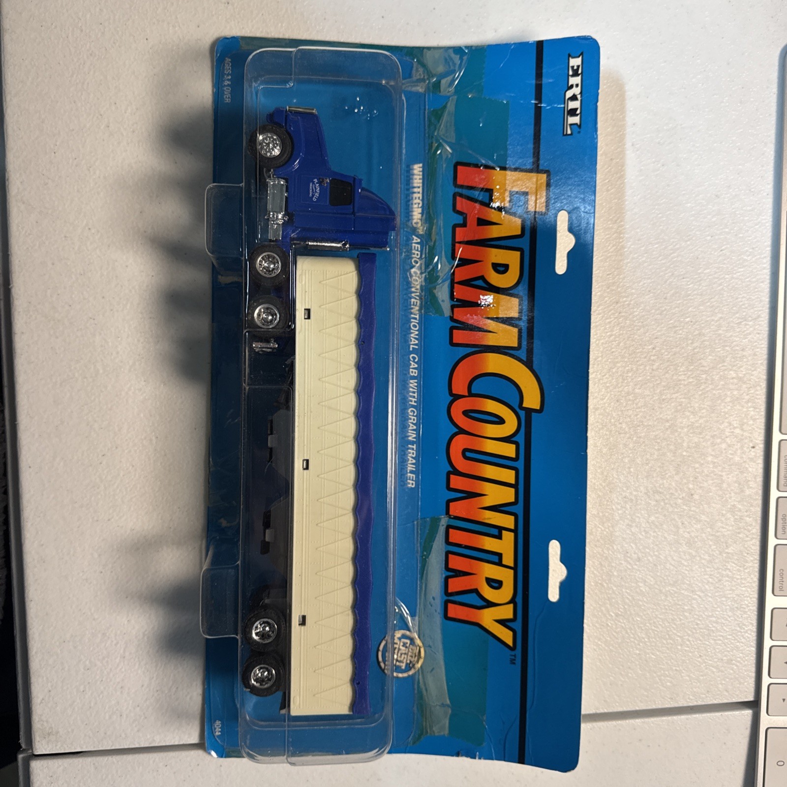 1992 ERTL, White GMC Aero Conventional Cab with Grain Trailer, 1:64 Diecast, NIP