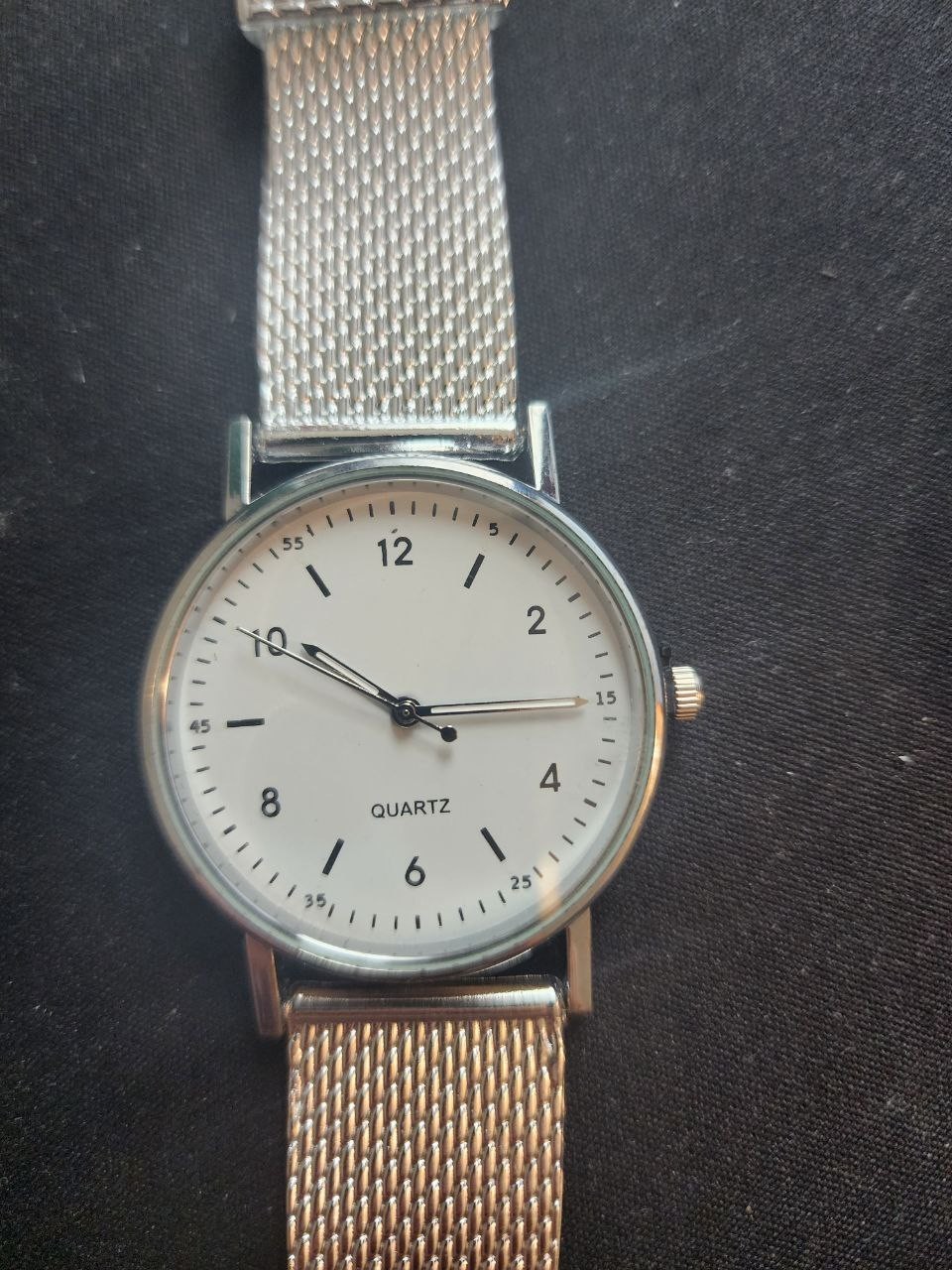 Classic Minimalistic silver Quartz Wrist Watch