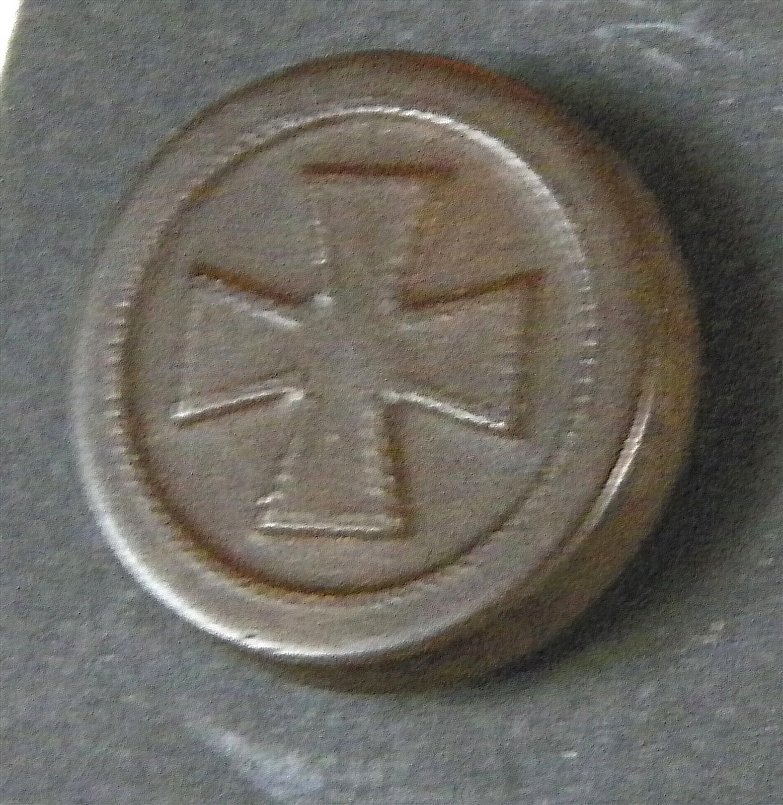 Bb MALTESE CROSS Antique BUTTON  GOODYEAR  1851   Rubber small 11/16"
