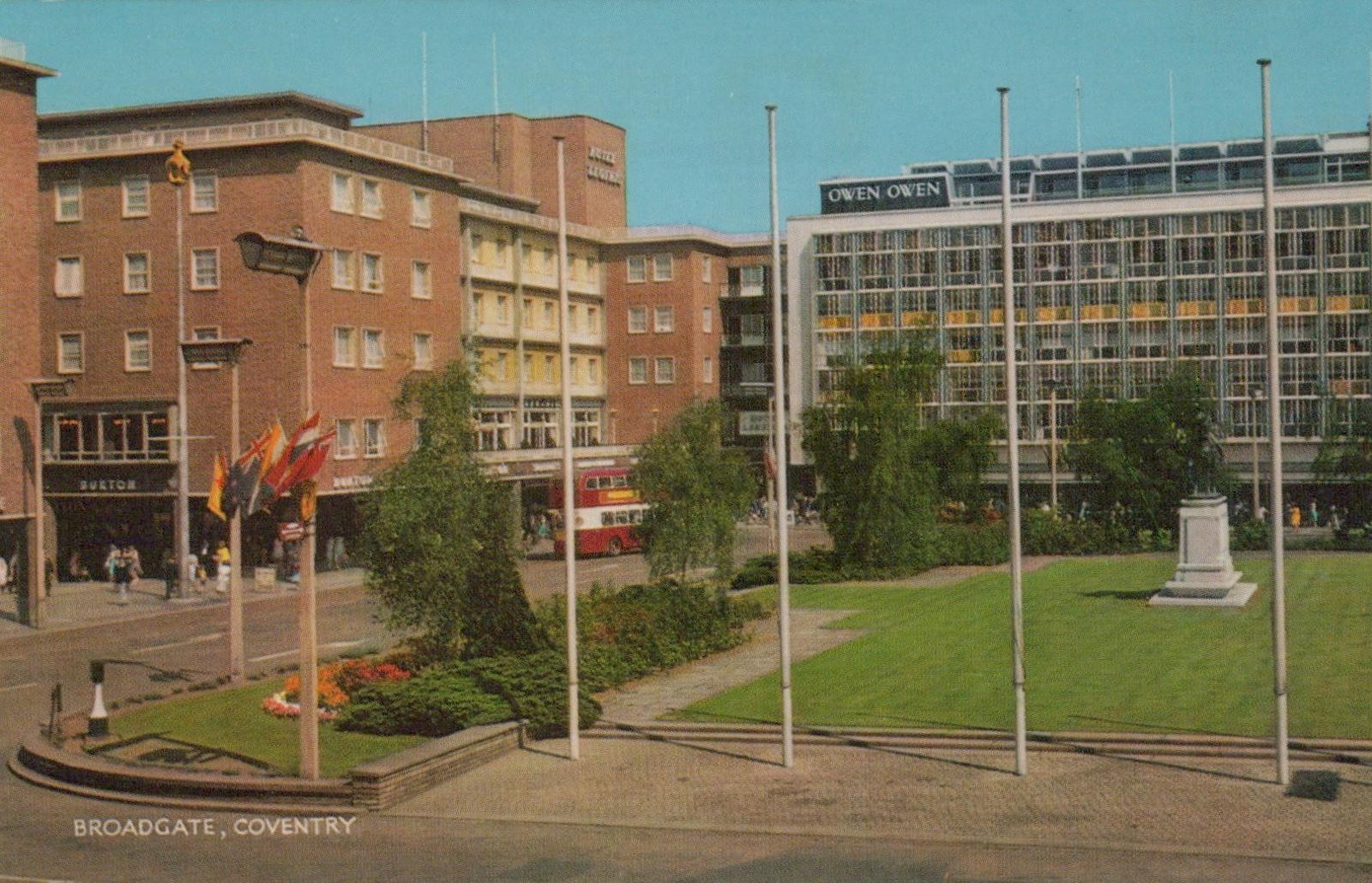 Warwickshire Postcard - Broadgate, Coventry   VT88