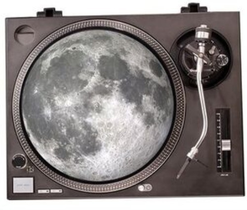 BLUESCENTRIC: 3D MOON VINYL RECORD GRAPHIC TURNTABLE SLIP MAT