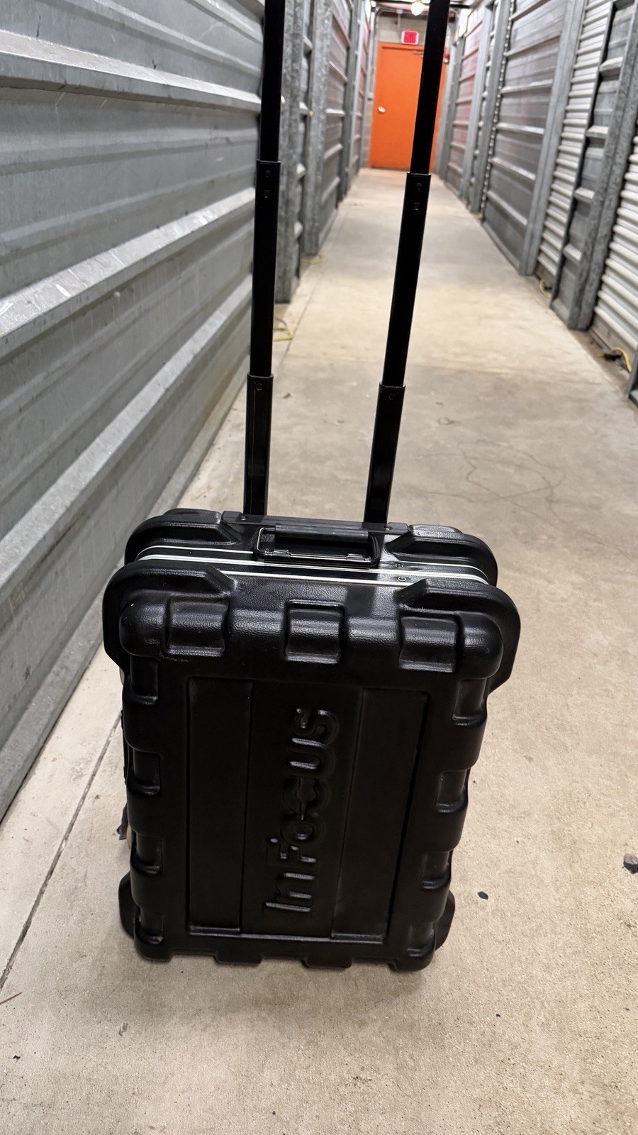 InFocus Hard Rolling Projector Case w/ Foam Insert Lockable Travel Case