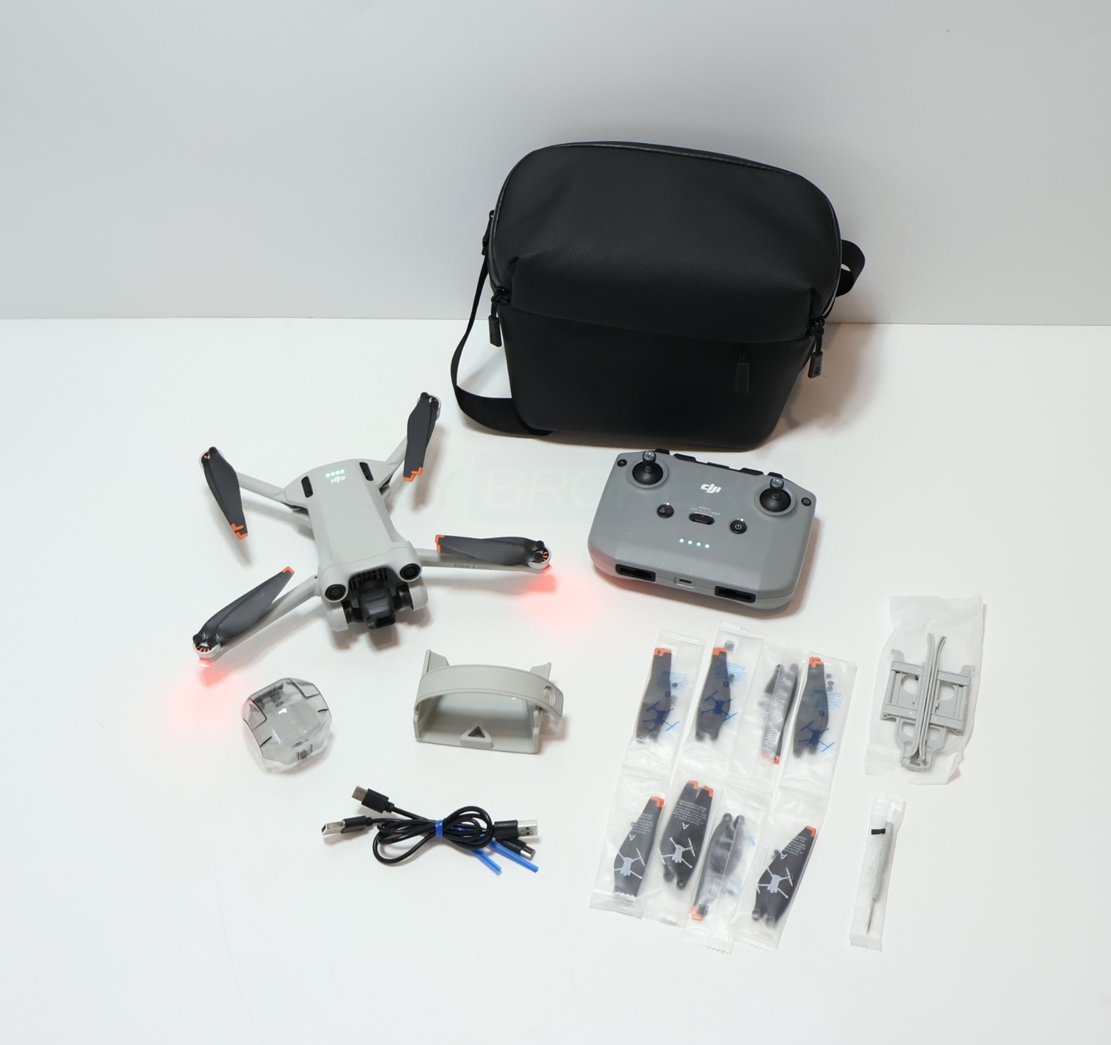 DJI Mini 3 Pro Drone with 48MP CMOS Camera MT3M3VD