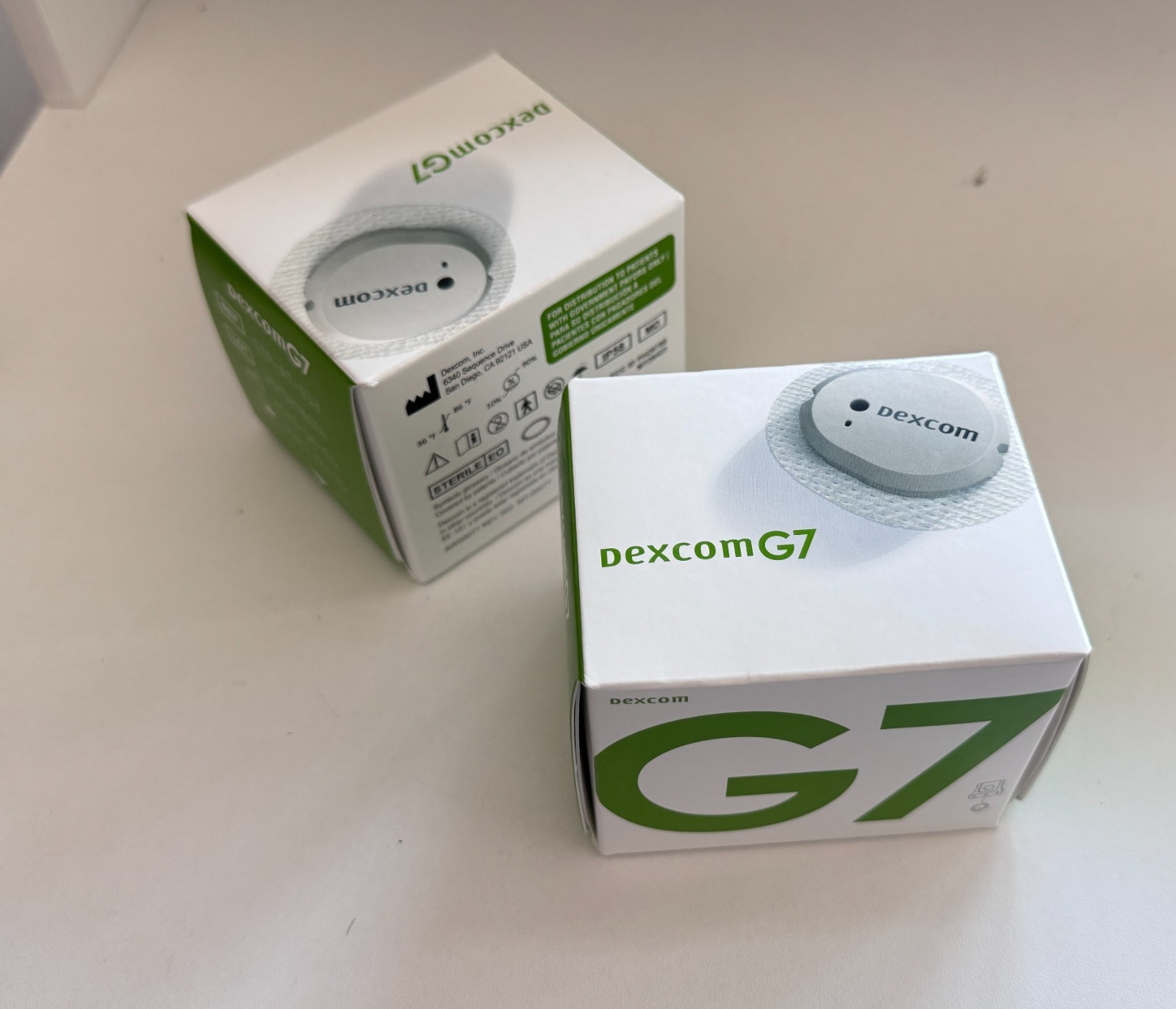 CGM Continuous Glucose Monitor Sensors - 2 Pack - Exp 2027" o "G-7 Monitoring Se