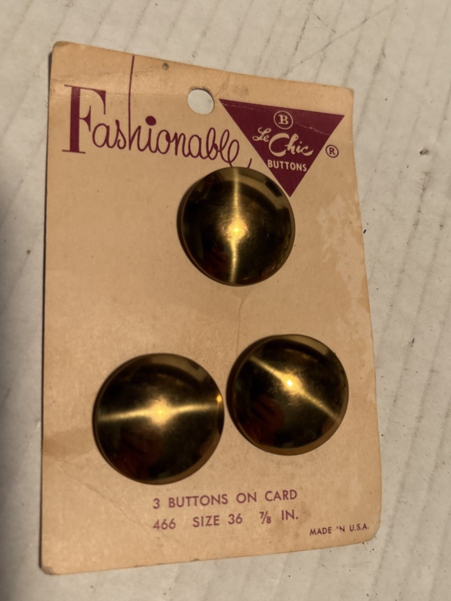 Vtg Le Chic NOS Orange Red Bakelite Fashionable Buttons 3 on card