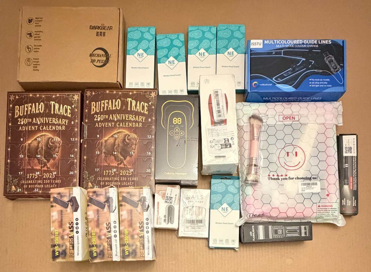 MIXED LOT ELECTRONICS - MIXED ACCESSORIES ETC - AS SHOWN  - SEE PICTURES