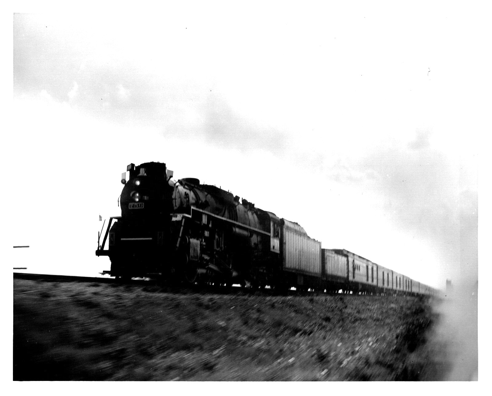 RAILROAD TRAIN NICKEL PLATE ? 750 8 X 10 B & W PHOTOGRAPH