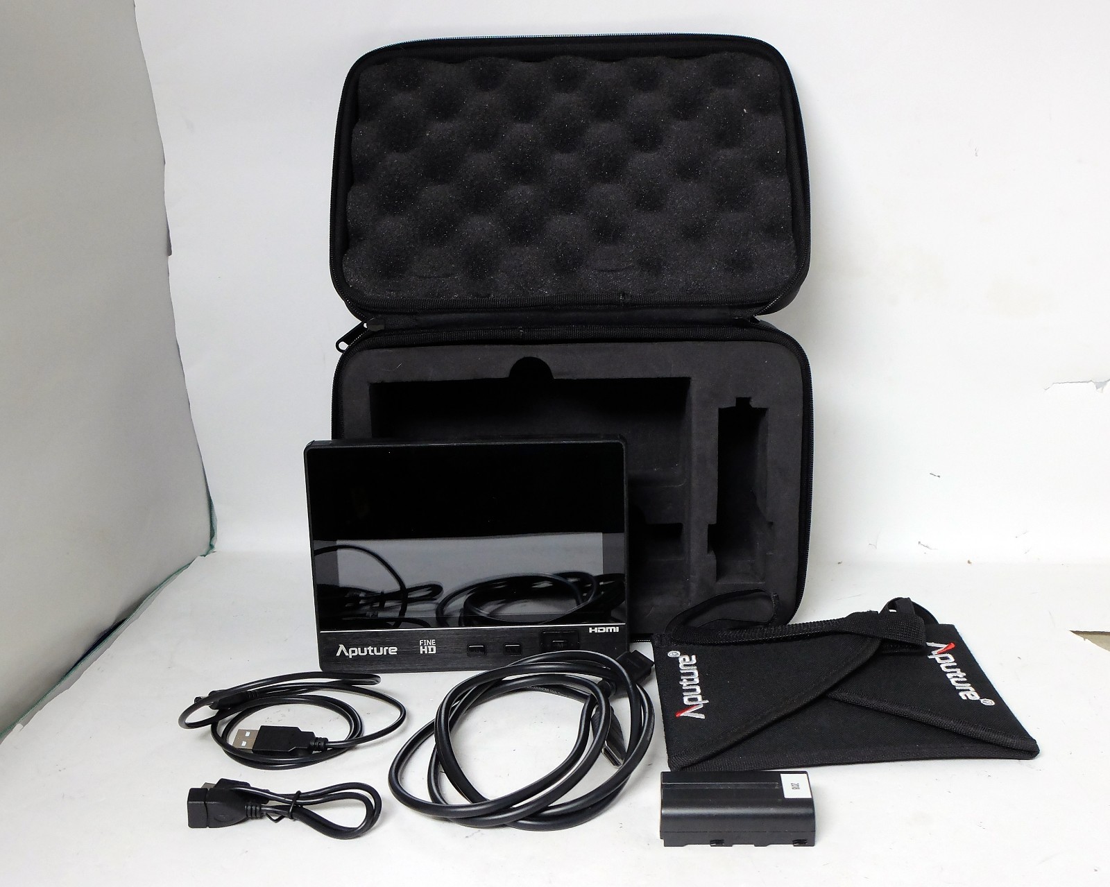 Aputure V-Screen VS-2 FineHD 7” On-Camera Monitor High Accuracy Battery Hood