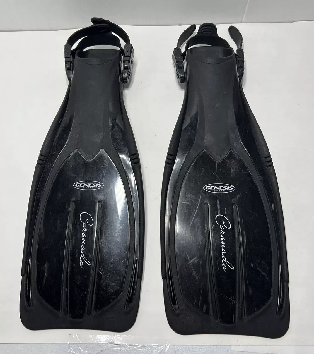 Genesis Coronado Open Heel Fins Size S-M Scuba Diving Swim Snorkel Flippers