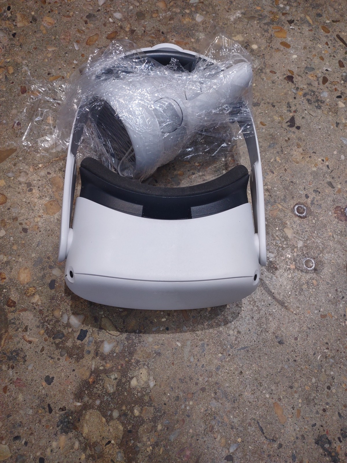 Meta Quest 2 128GB White Headset Barley Been Used Just Collecting Dust