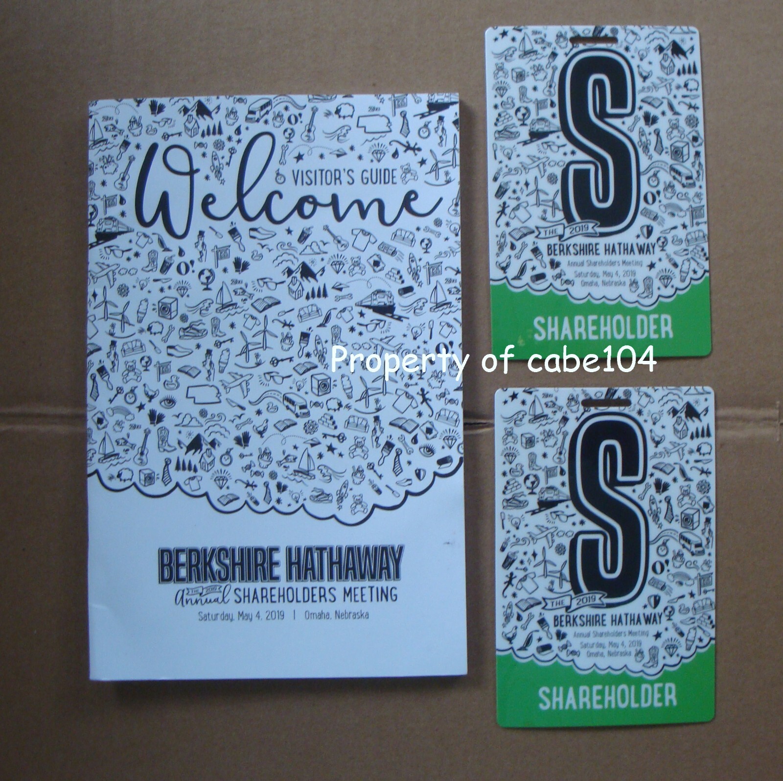 2019 Berkshire Hathaway Annual Meeting ~ COLLECTIBLE ~  2 Credentials & A Guide