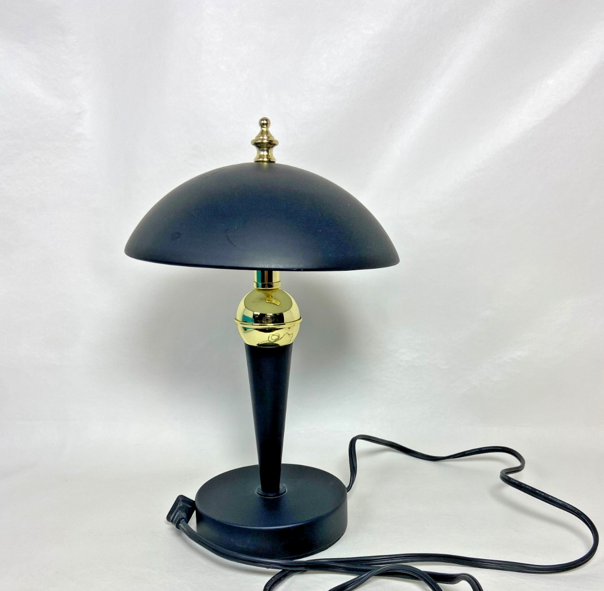VTG Side Table 13” Atomic Saucer Mushroom Touch Lamp 3 Light Settings Black Gold
