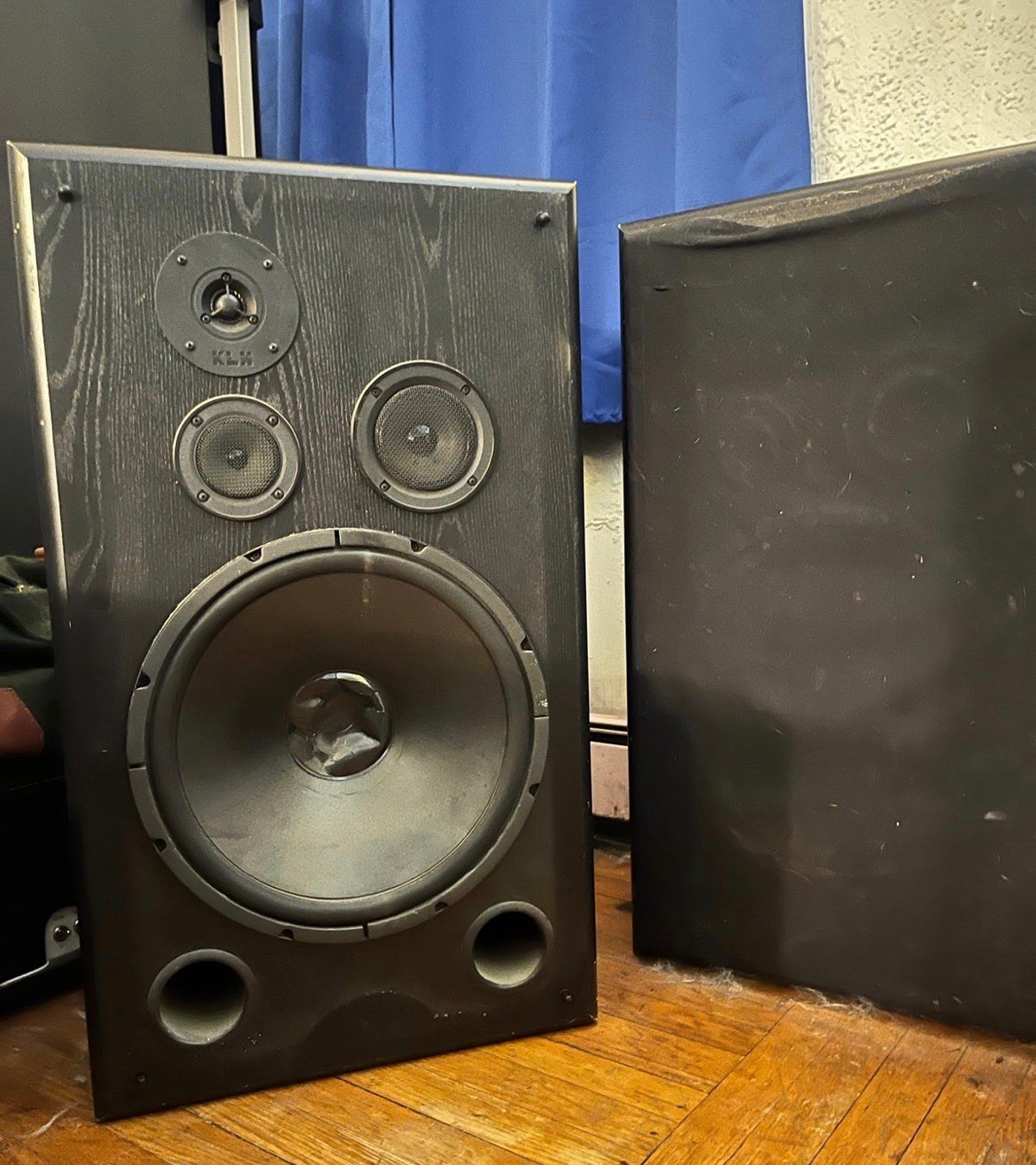 KLH Vintage Stereo Home Speakers Pair Classic  Home entertainment system 