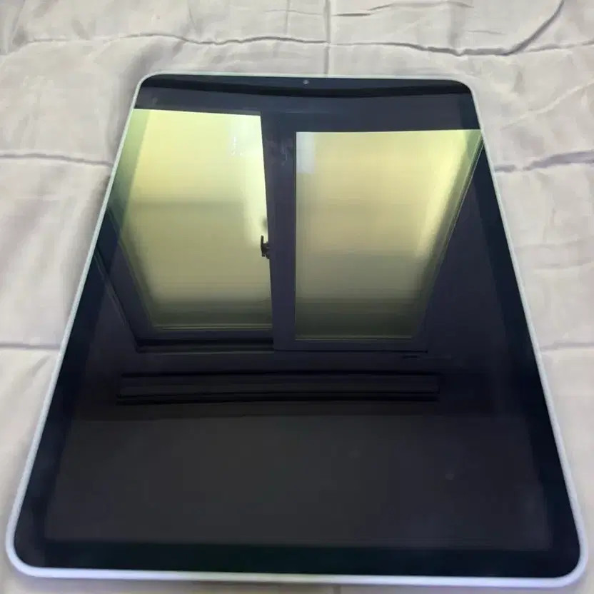 iPad Air 4 64GB Sky Blue Wi-Fi - Damaged, For Parts