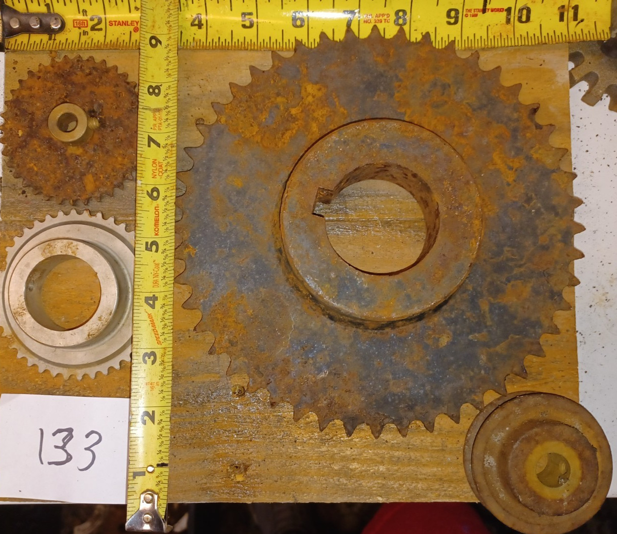 LOT 4 Cast Iron Industrial GEAR SPROCKET Lamp Base STEAMPUNK YARD ART ETC 133