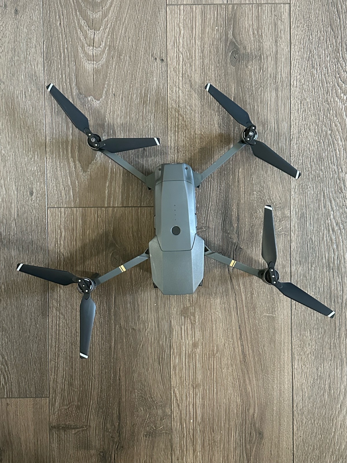 [For Parts] DJI Mavic Pro with Remote Controller and battery - Grey