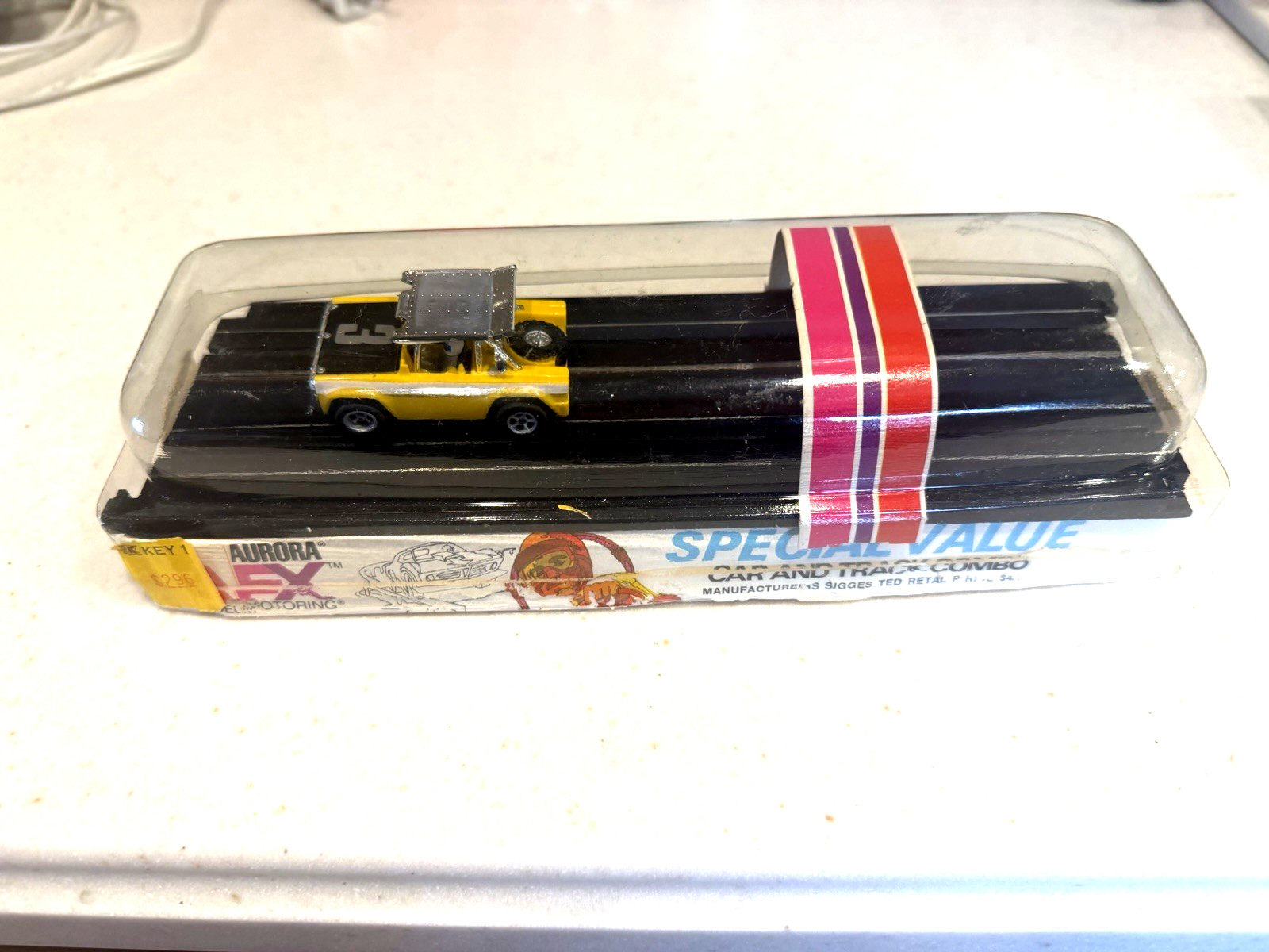 AURORA  AFX CAR & TRACK COMBO YELLOW FORD BAJA BRONCO 1769 w/inserts