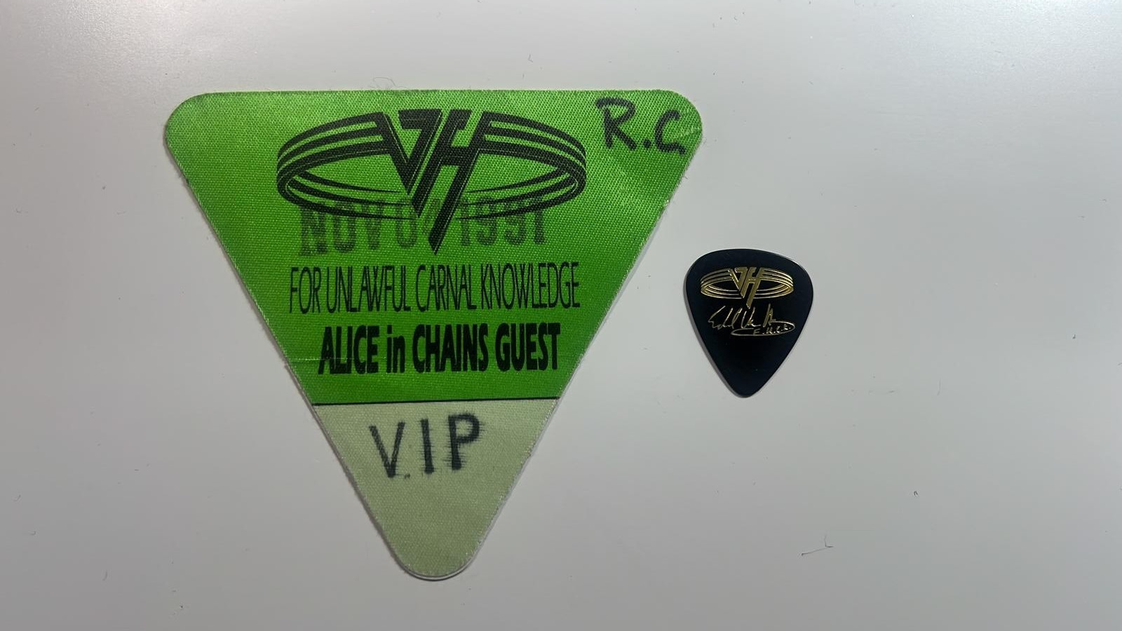Van Halen Backstage VIP Pass & Guitar Pick For Unlawful Carnal Knowledge 91 RARE