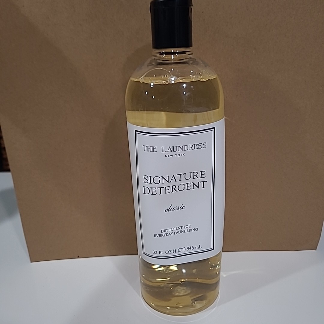 The Laundress Signature Detergent Classic Scent 32oz Everyday Laundry  SEALED HB