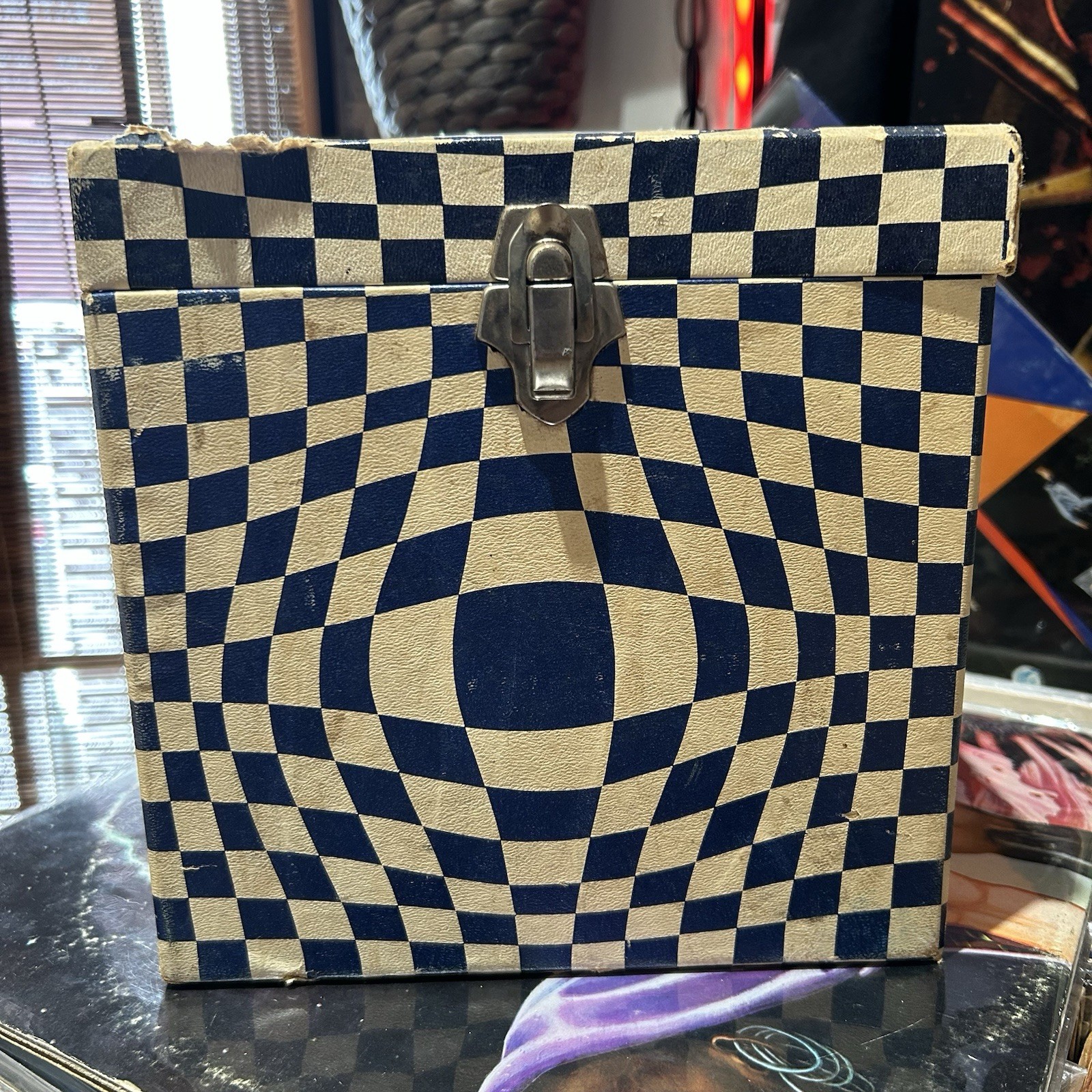 Vintage 7” 45 Vinyl Record Carrying Storage Case Psychedelic Blue Checker JJ-06