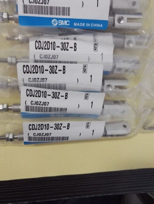 CDJ2D10-30Z-B CDJ2D1030ZB 1PC New SMC air cylinder *tm