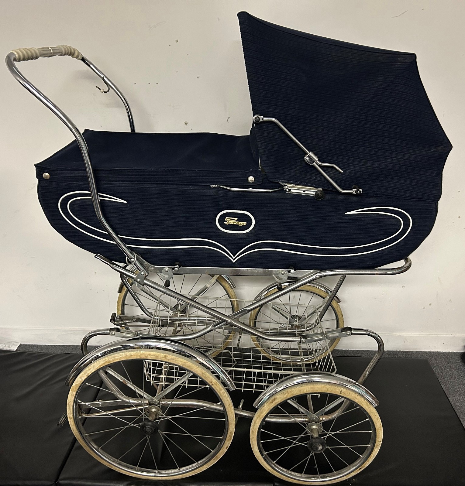  Vintage Perego Pram (Baby Carriage) made in Italy