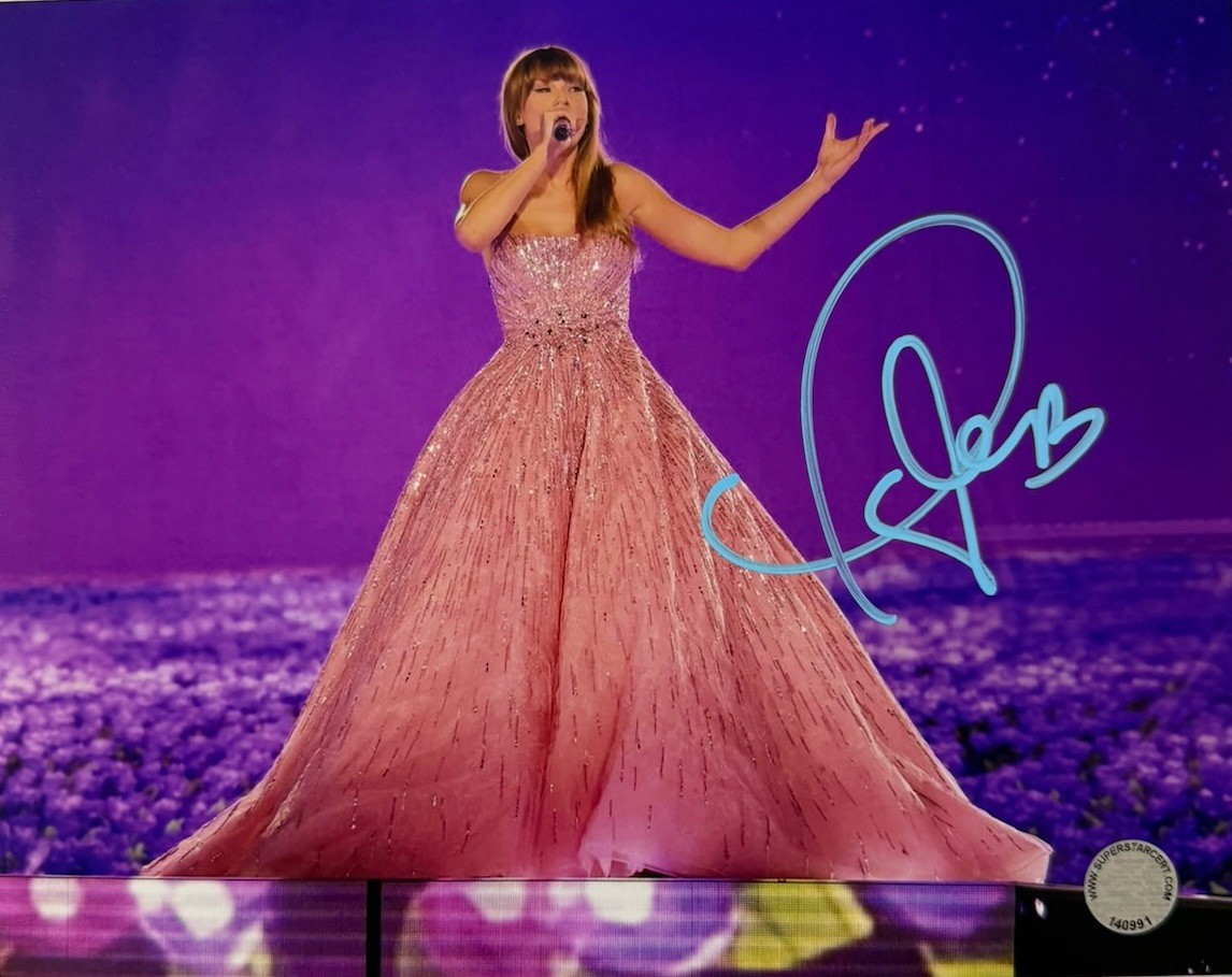 Taylor Alison Swift Rare Signed Autographed 8x10 Photo COA