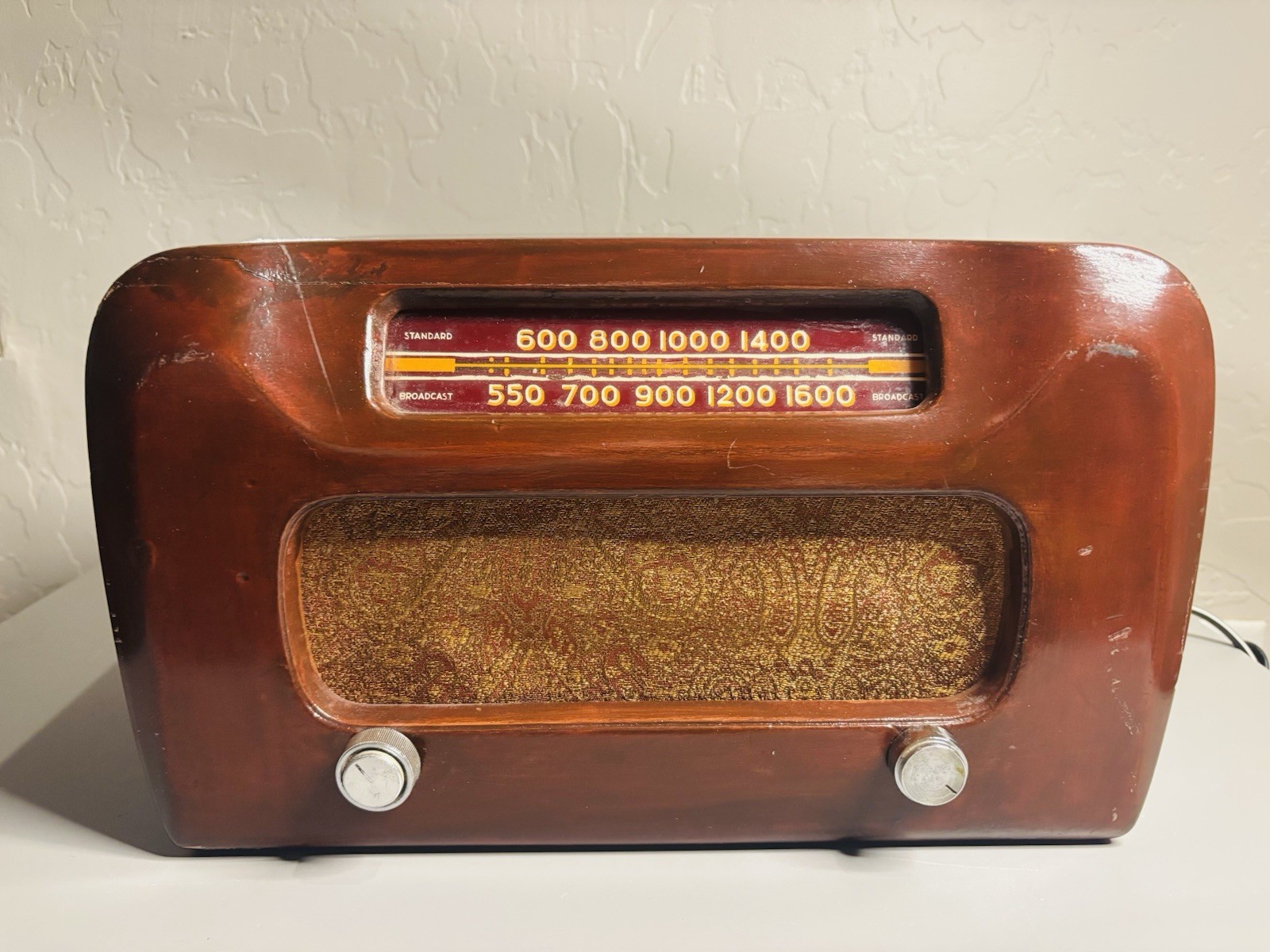 Vintage 1946 Philco 46-421 Tube Radio – Works, Classic Antique Collectible
