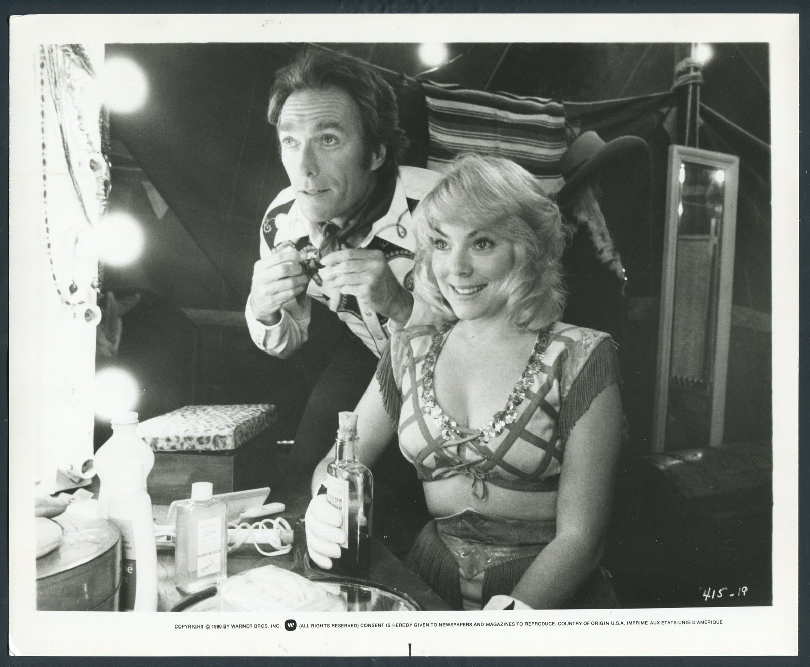 CLINT EASTWOOD TESSA RICHARDE in Bronco Billy '80 BUSTY CLEAVAGE