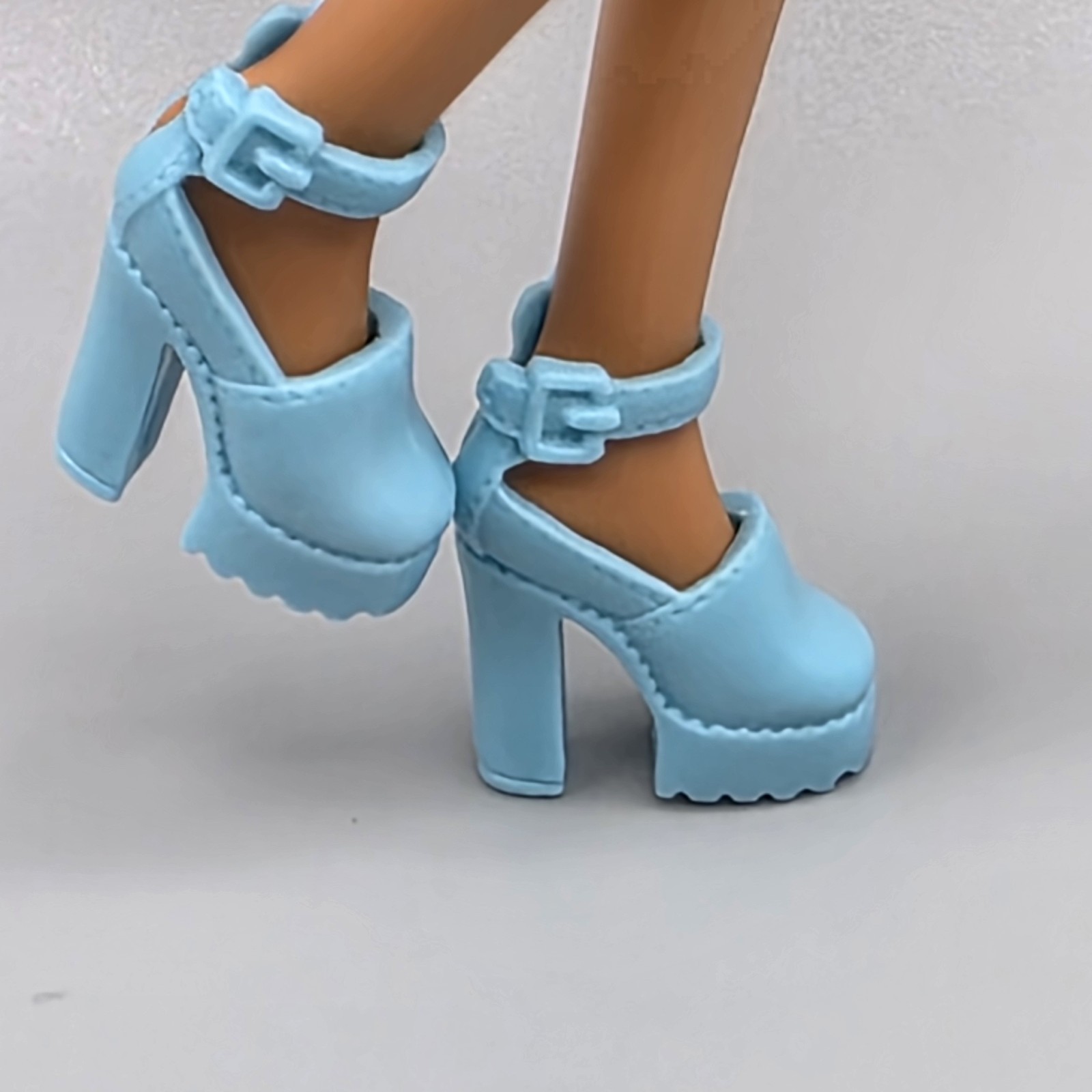 Barbie Fashionistas Doll Shoes Only Blue Chunky Platform Heels Fits Made to Move