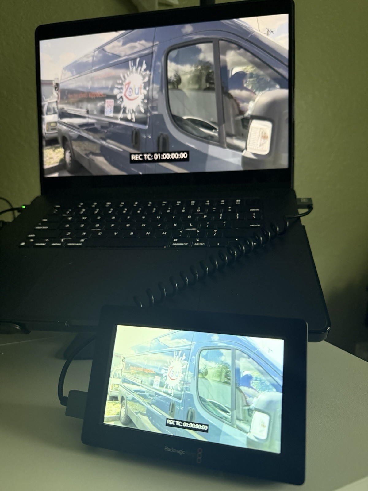 Blackmagic Video Assist 5” 6G-SDI Monitor Recorder KIT + 2 Batteries Charger SKB