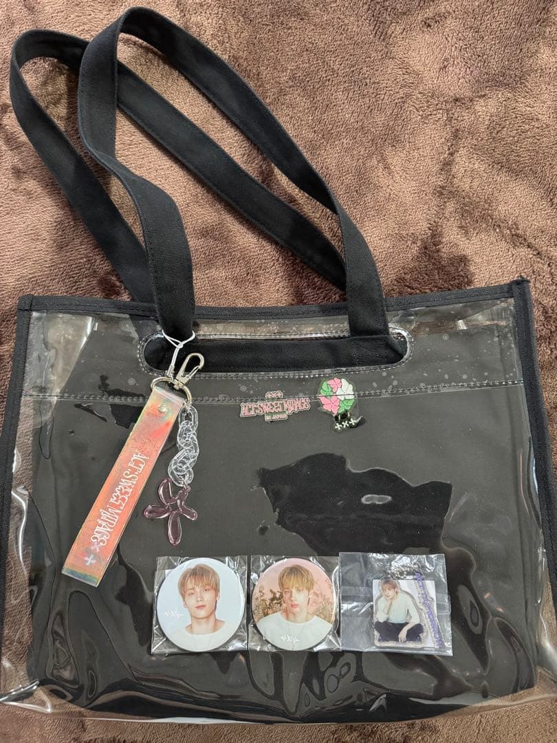 TXT Otaku Activity Bag with Badge