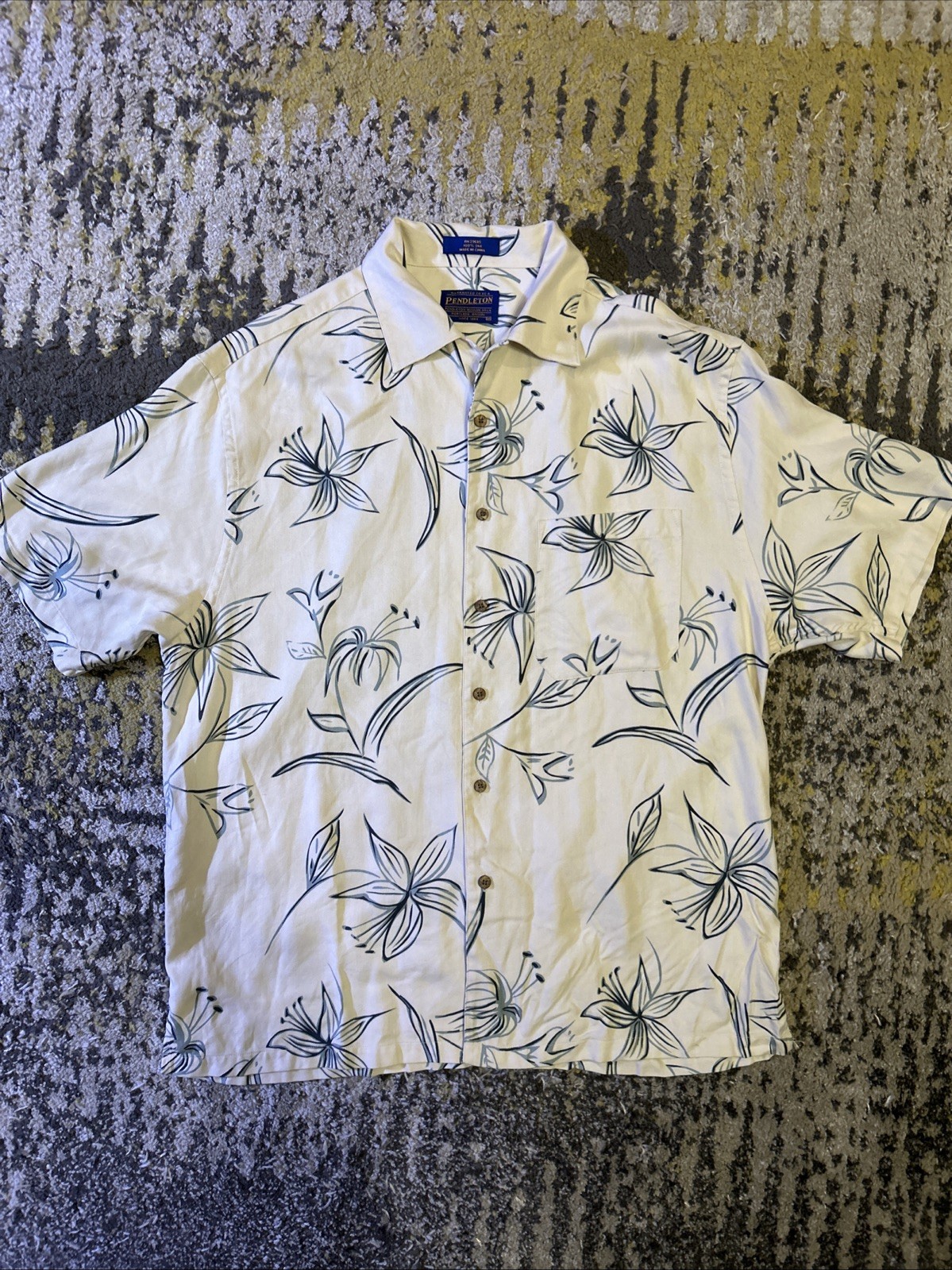 Vintage Pendleton 100% Silk Hawaiin Print Shirt Size Medium