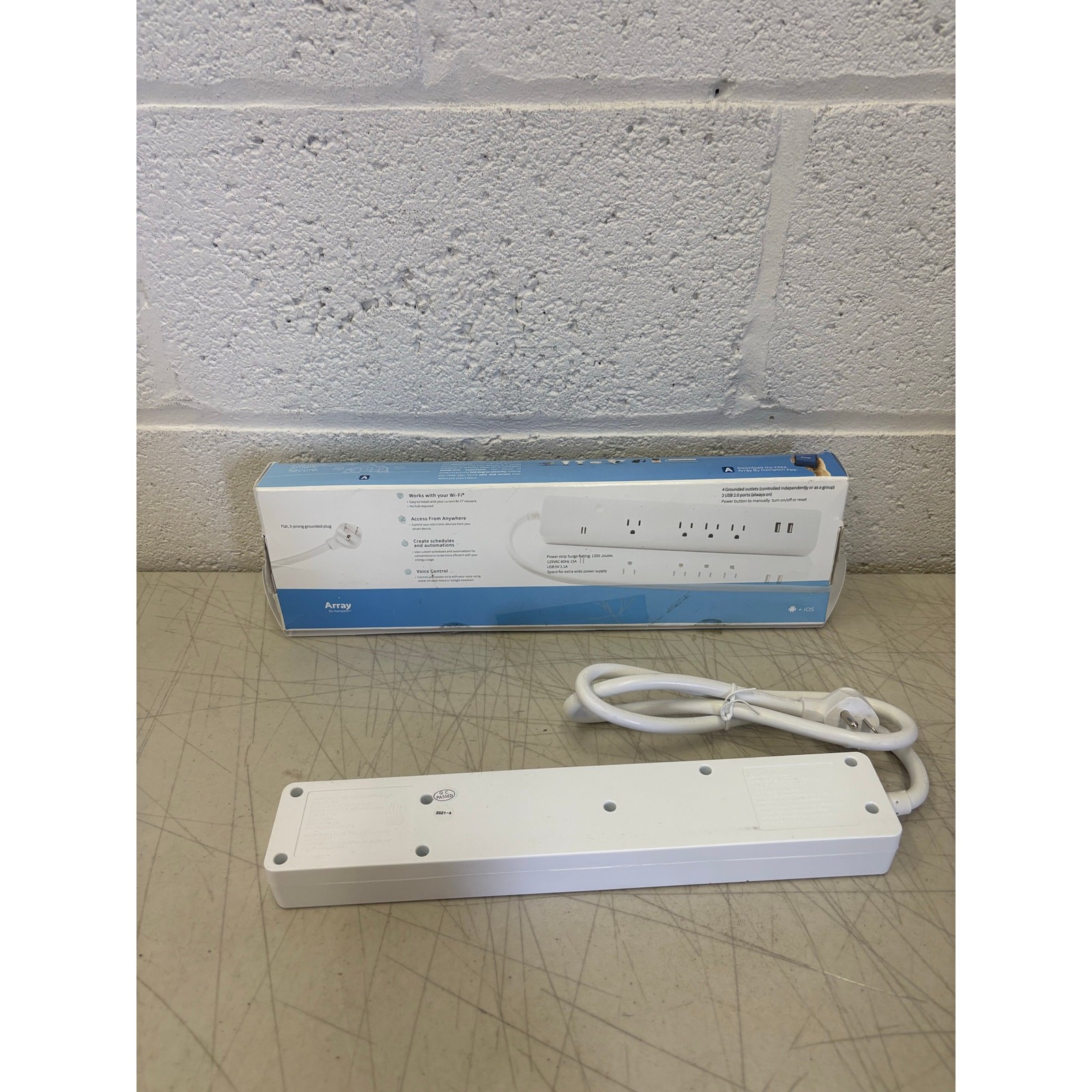 Array by Hampton - 4-Outlet/2-USB Wi-Fi Smart Power Strip and Surge Protector